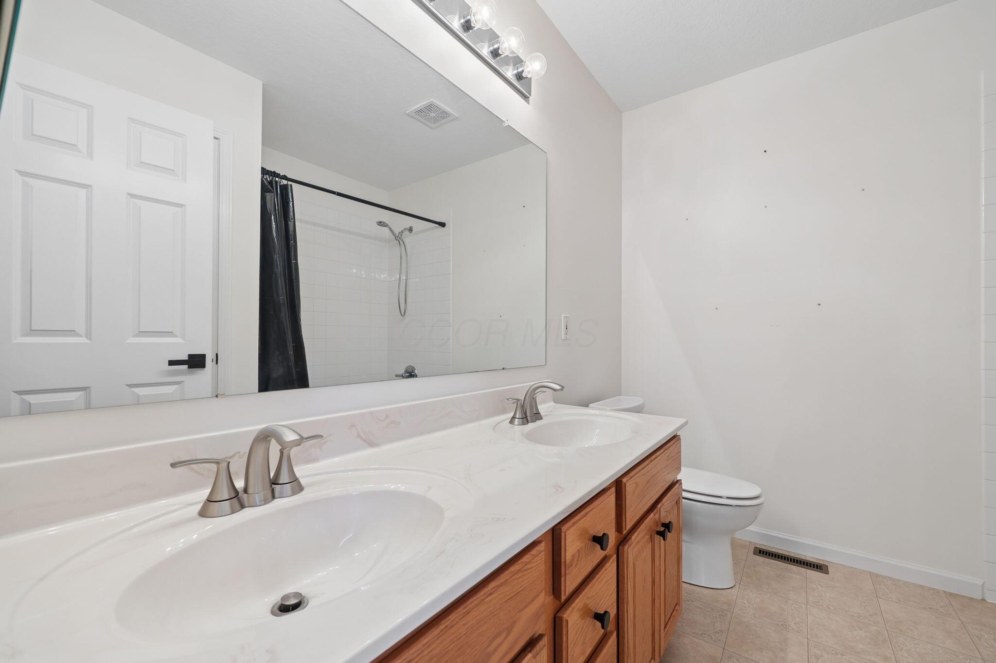 300 Waters Edge Drive Property Photo 24
