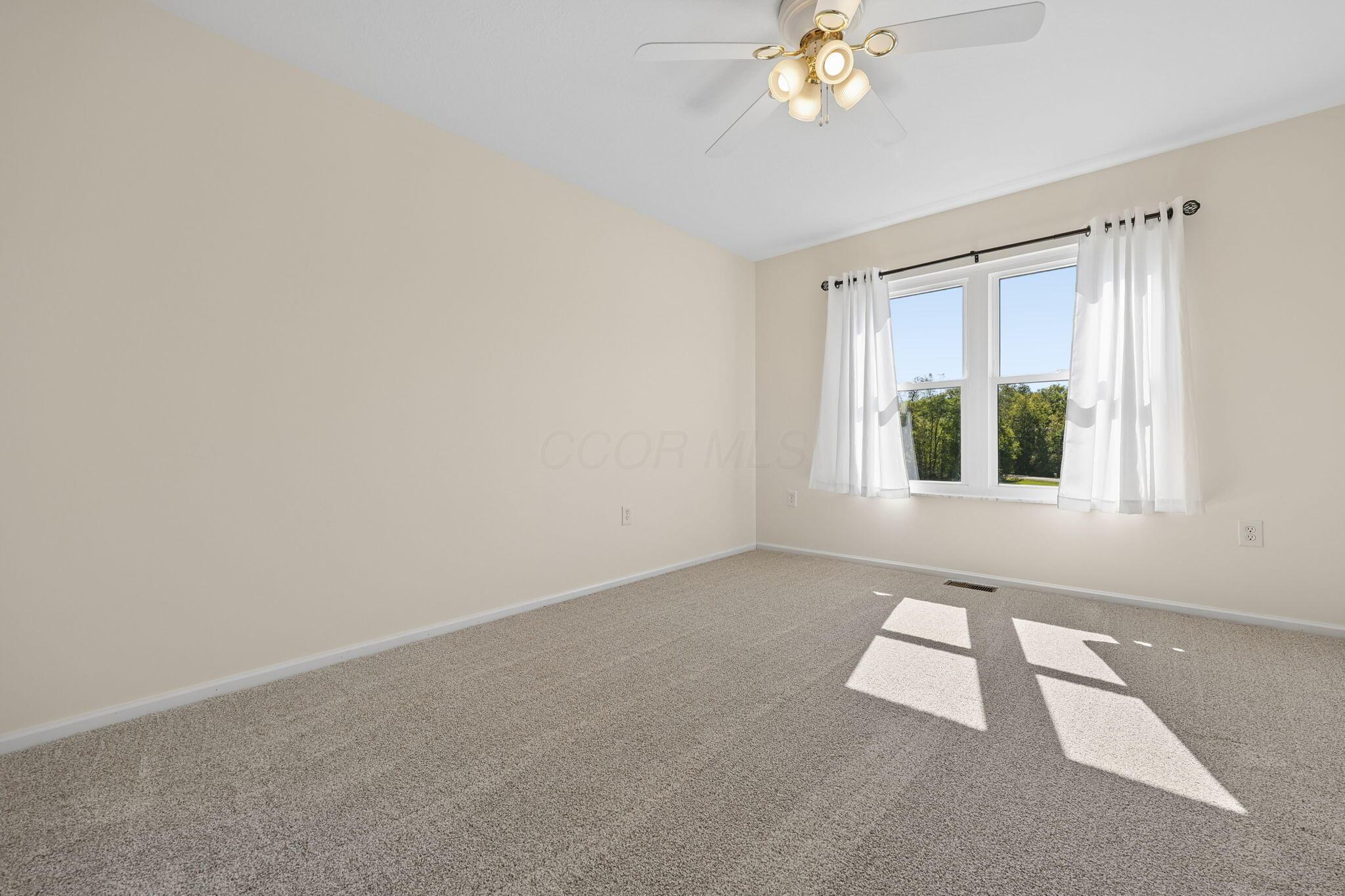 300 Waters Edge Drive Property Photo 27