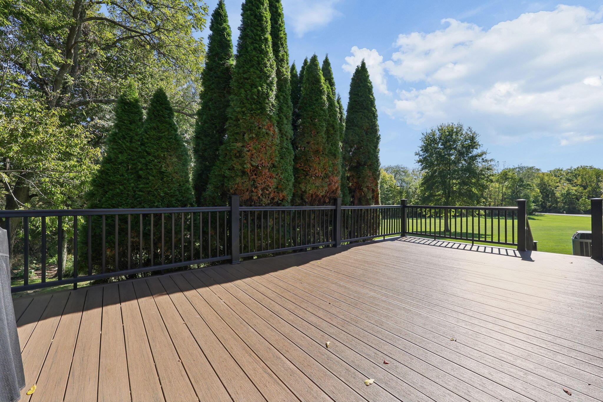 300 Waters Edge Drive Property Photo 29