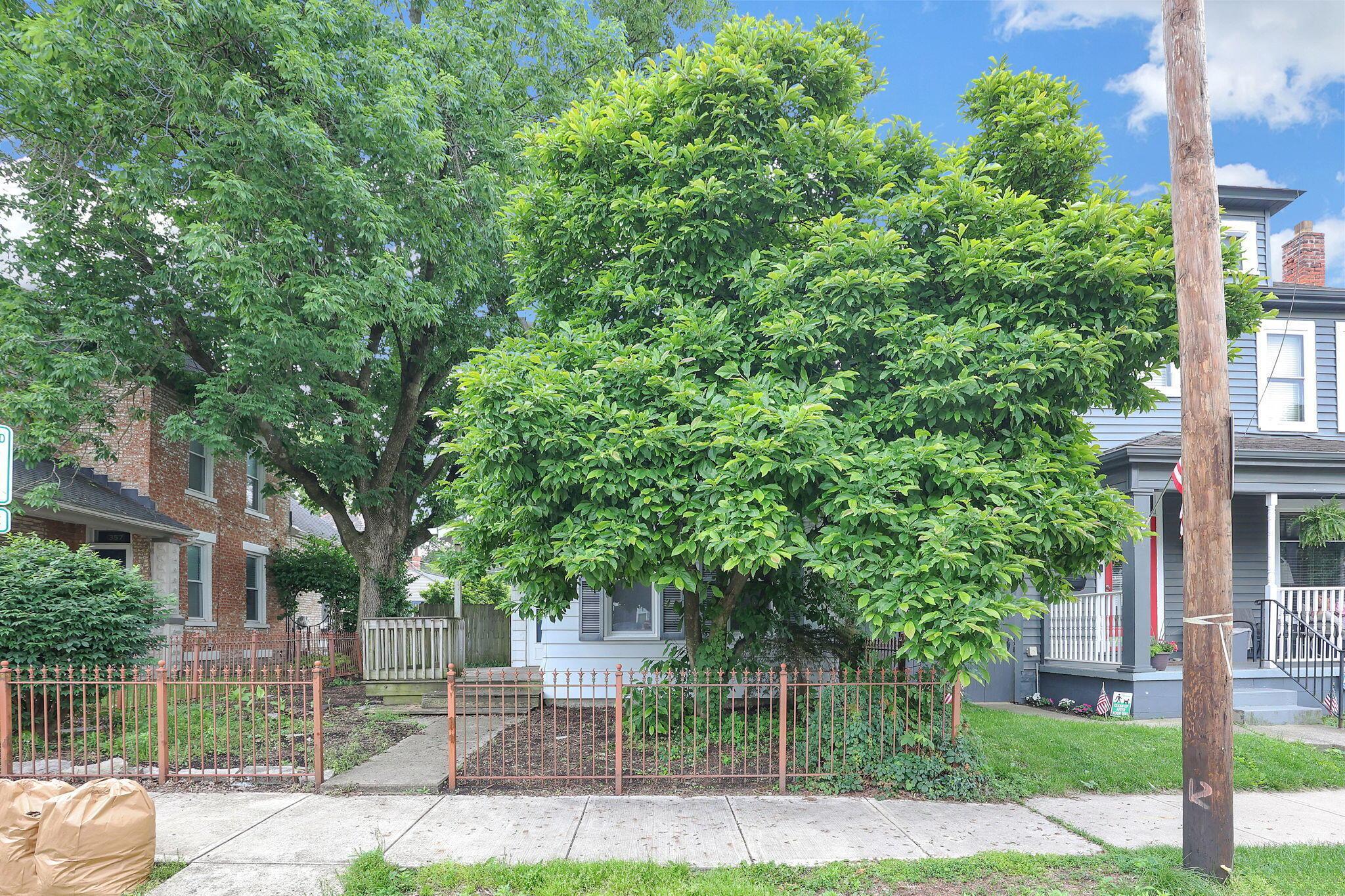 351 E Kossuth Street Property Photo 7