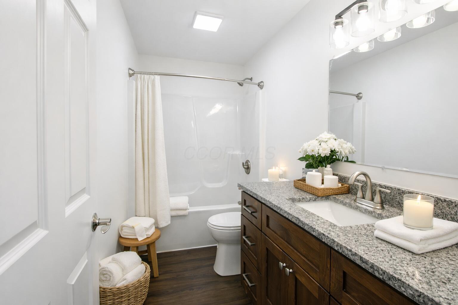 11517 Kenyon Road Property Photo 3