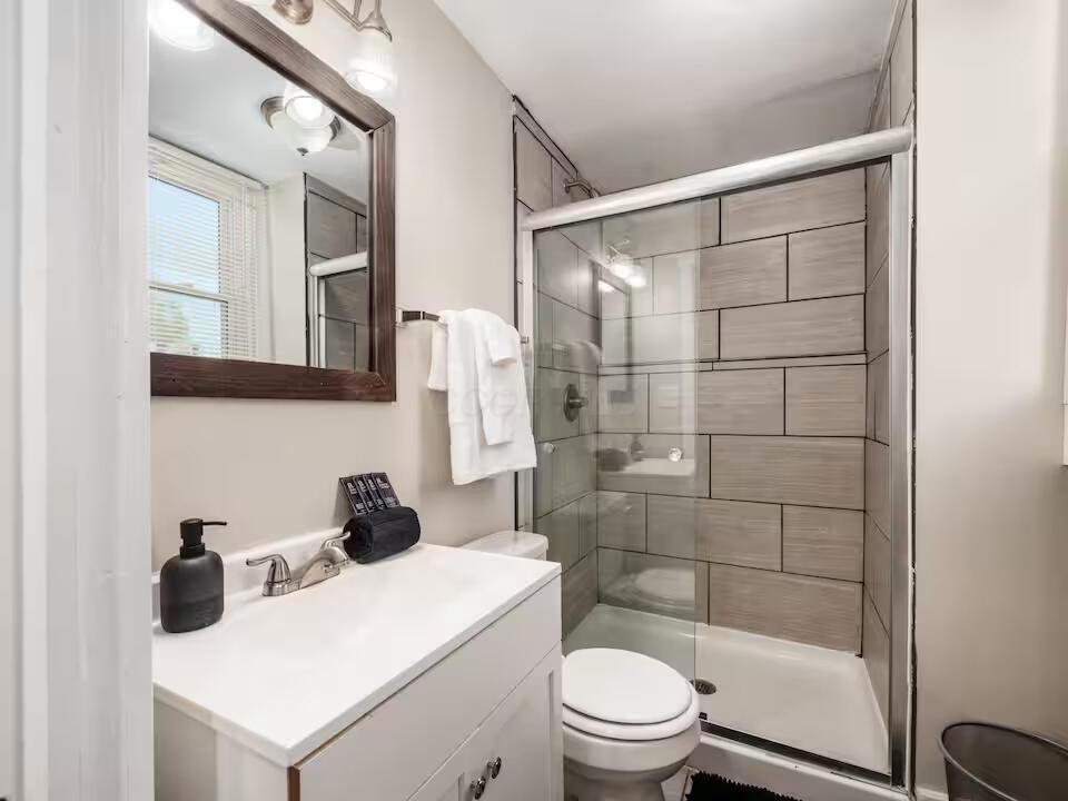 370 Forest Street Property Photo 14