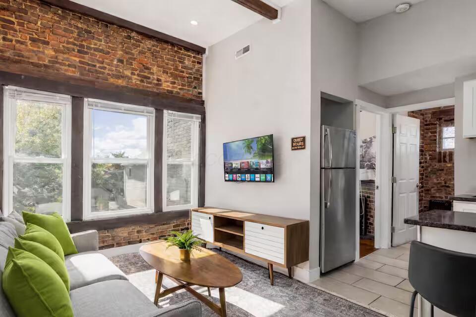 370 Forest Street Property Photo 51