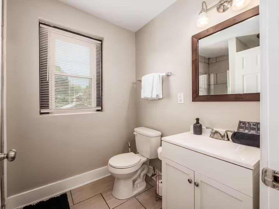 370 Forest Street Property Photo 53