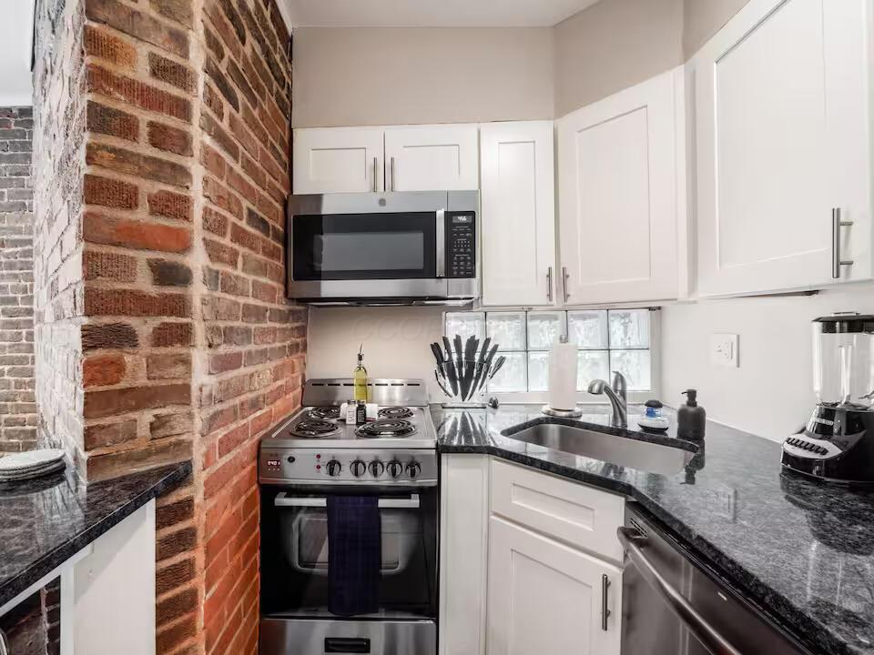 370 Forest Street Property Photo 54