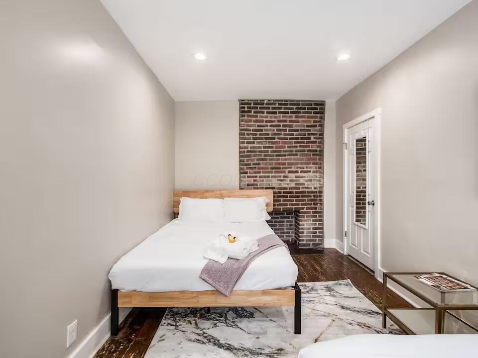 370 Forest Street Property Photo 56