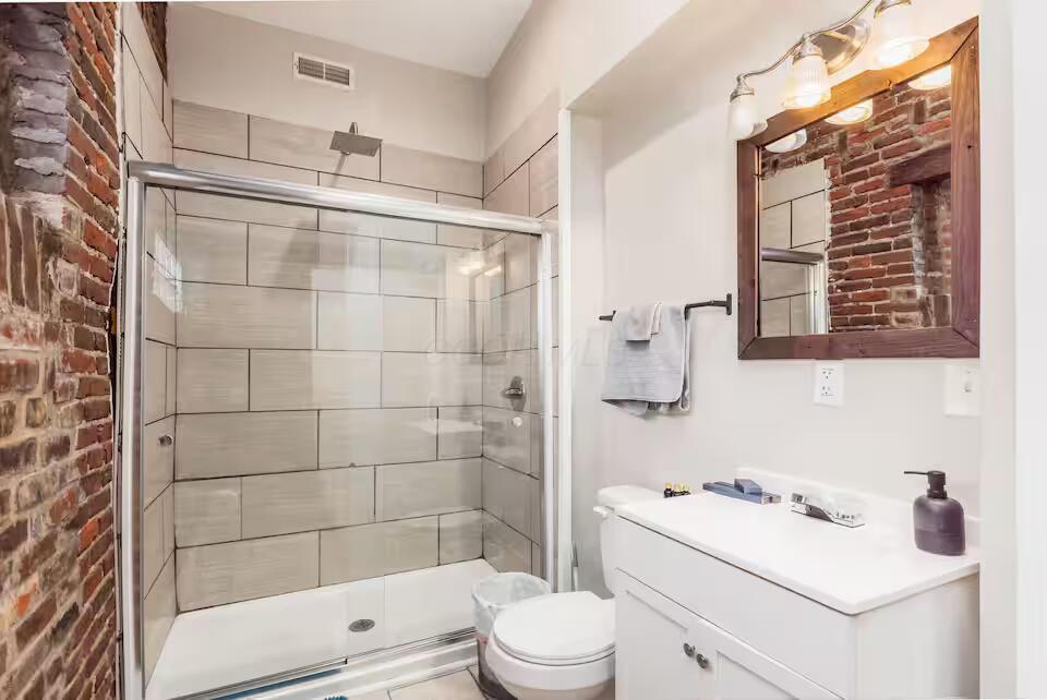 370 Forest Street Property Photo 58