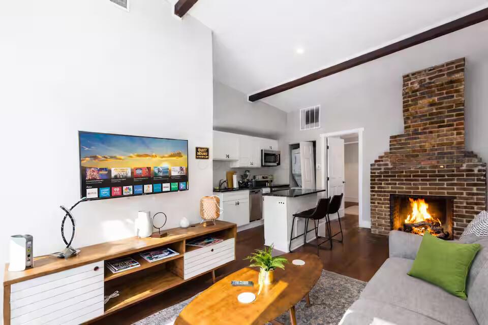370 Forest Street Property Photo 74