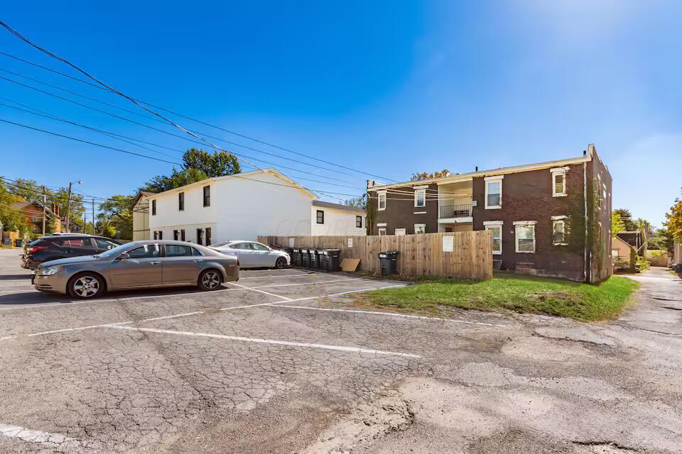 370 Forest Street Property Photo 79