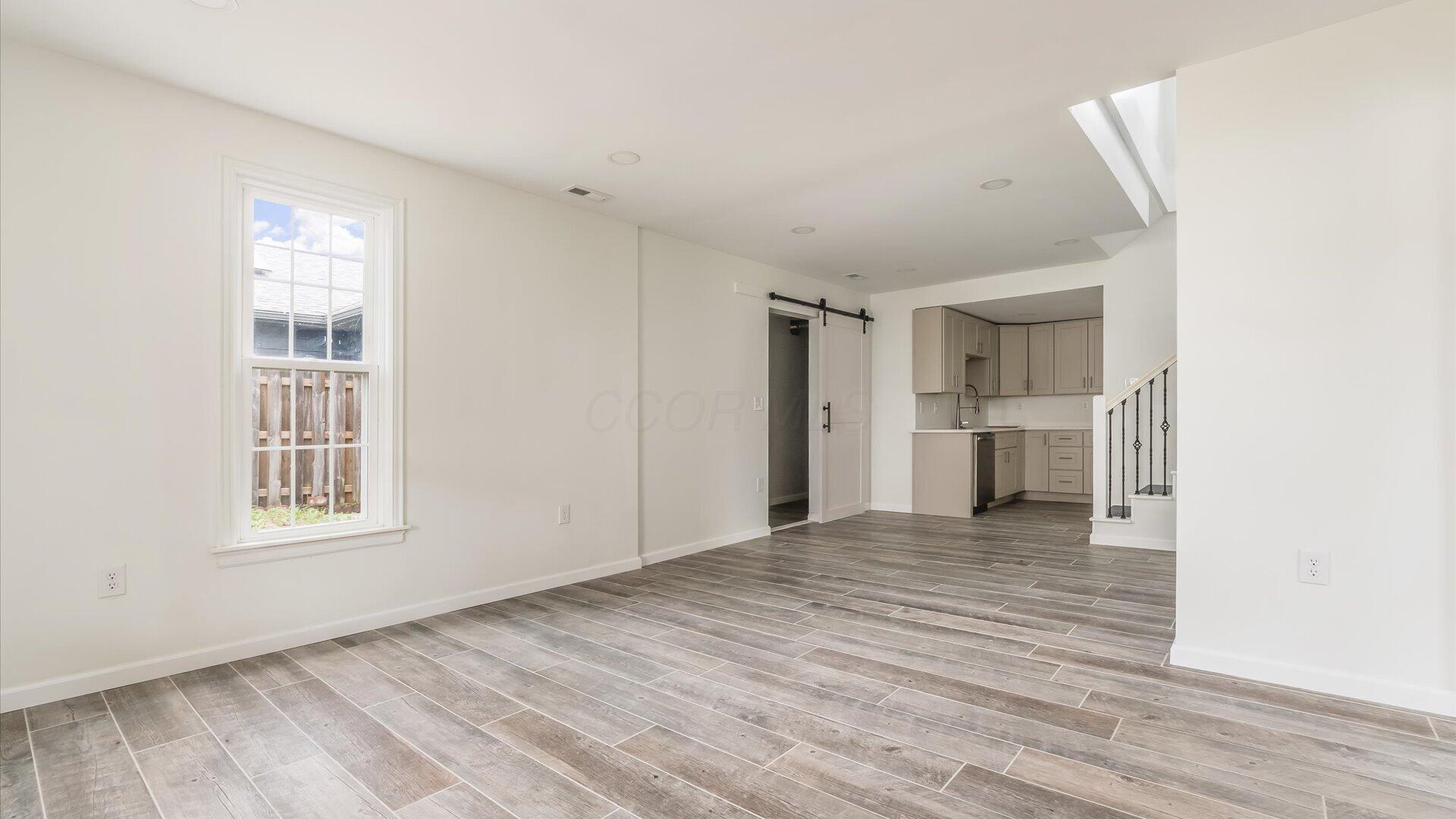 4891 Decker Avenue Ne Property Photo 5