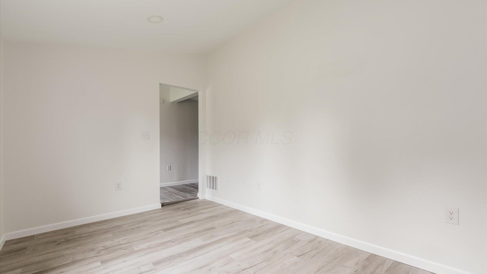 4891 Decker Avenue Ne Property Photo 19