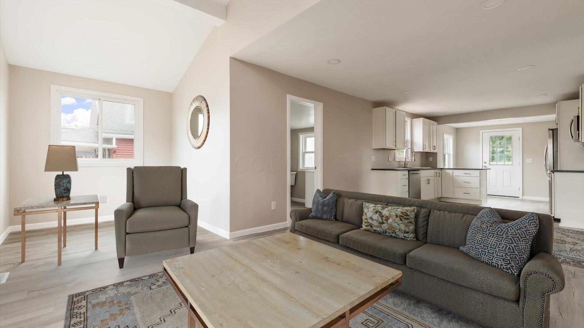4881 Decker Avenue Ne Property Photo 5