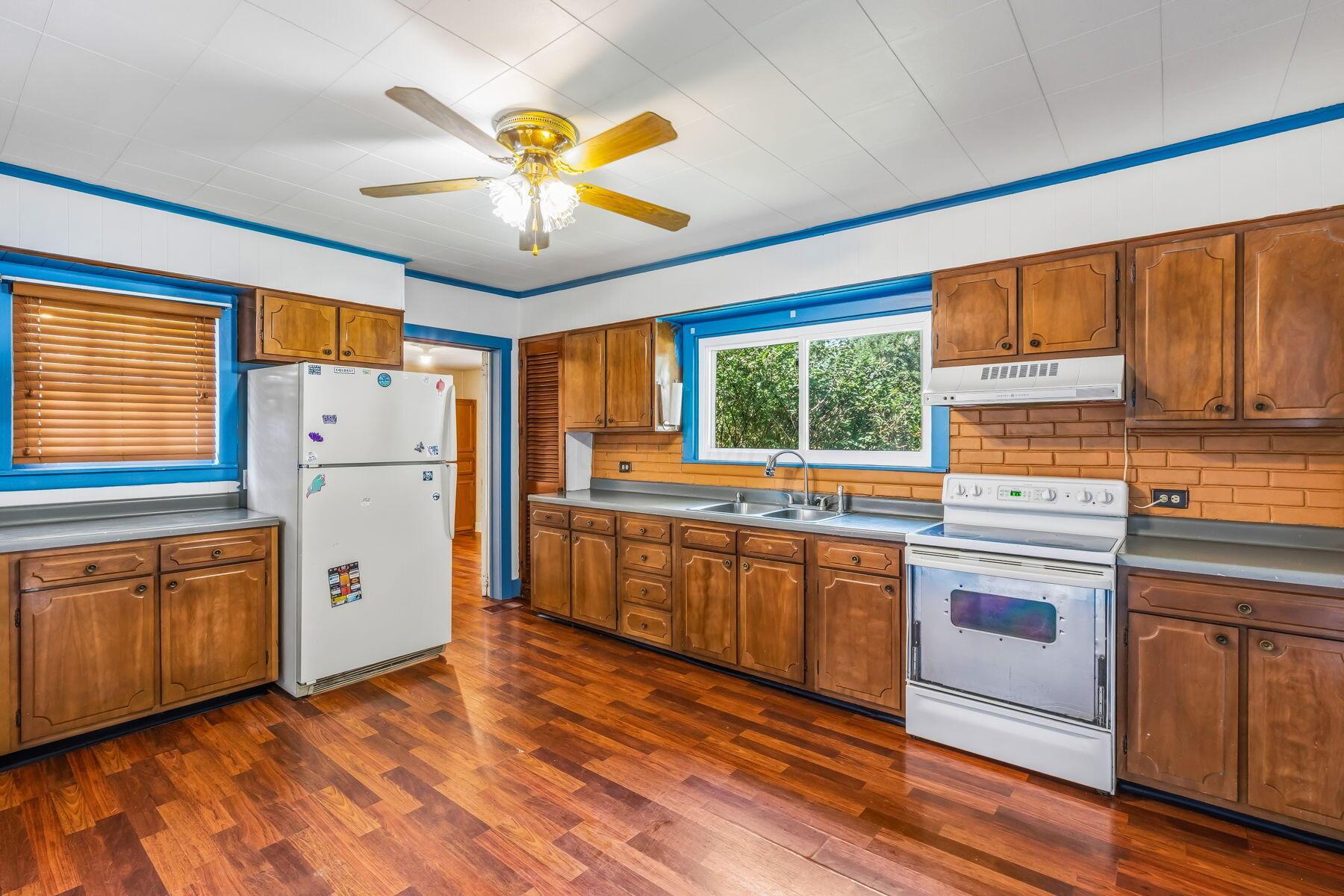 437 Boyce Street Property Photo 10