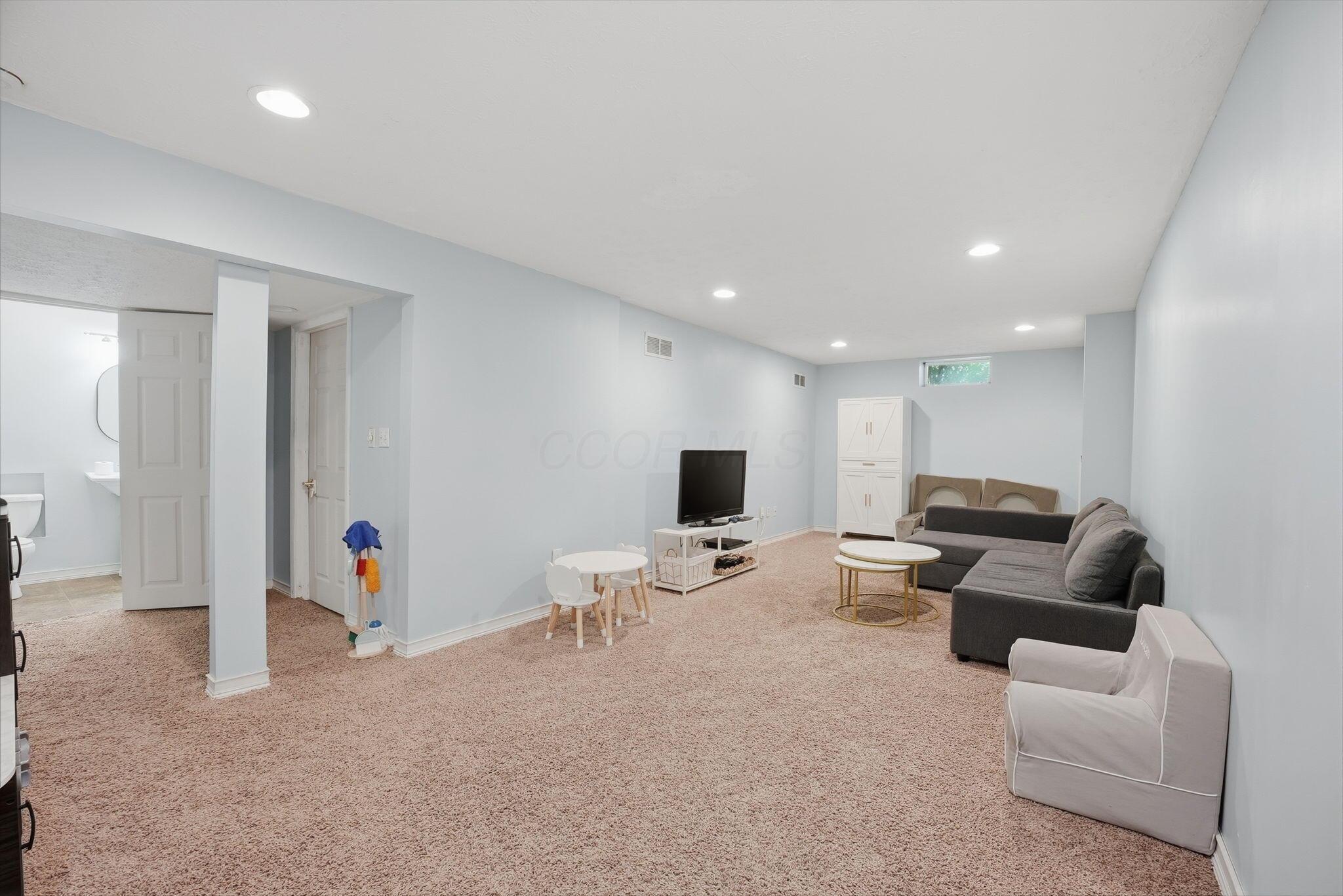 275 Spruce Hill Drive Property Photo 31