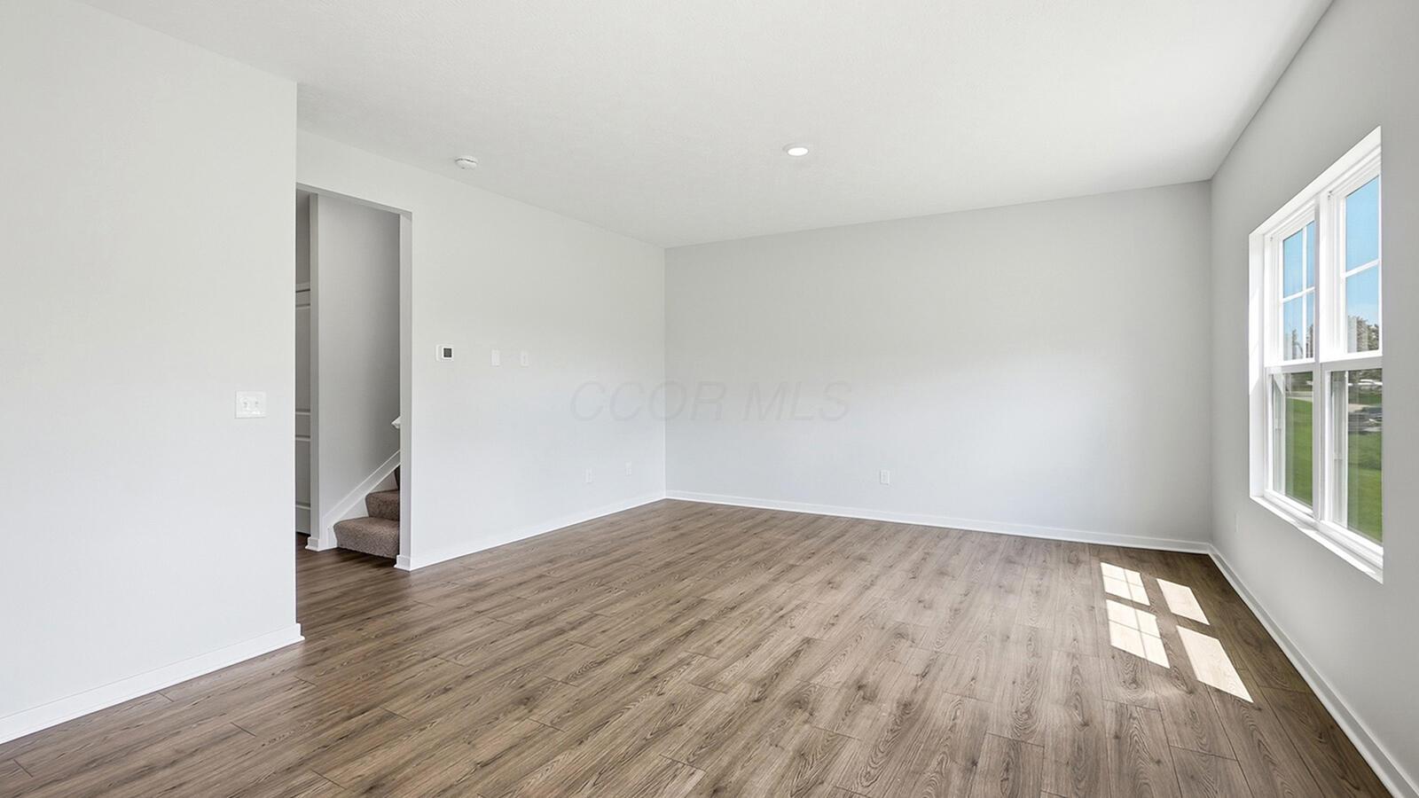 435 Jaret Way Property Photo 6