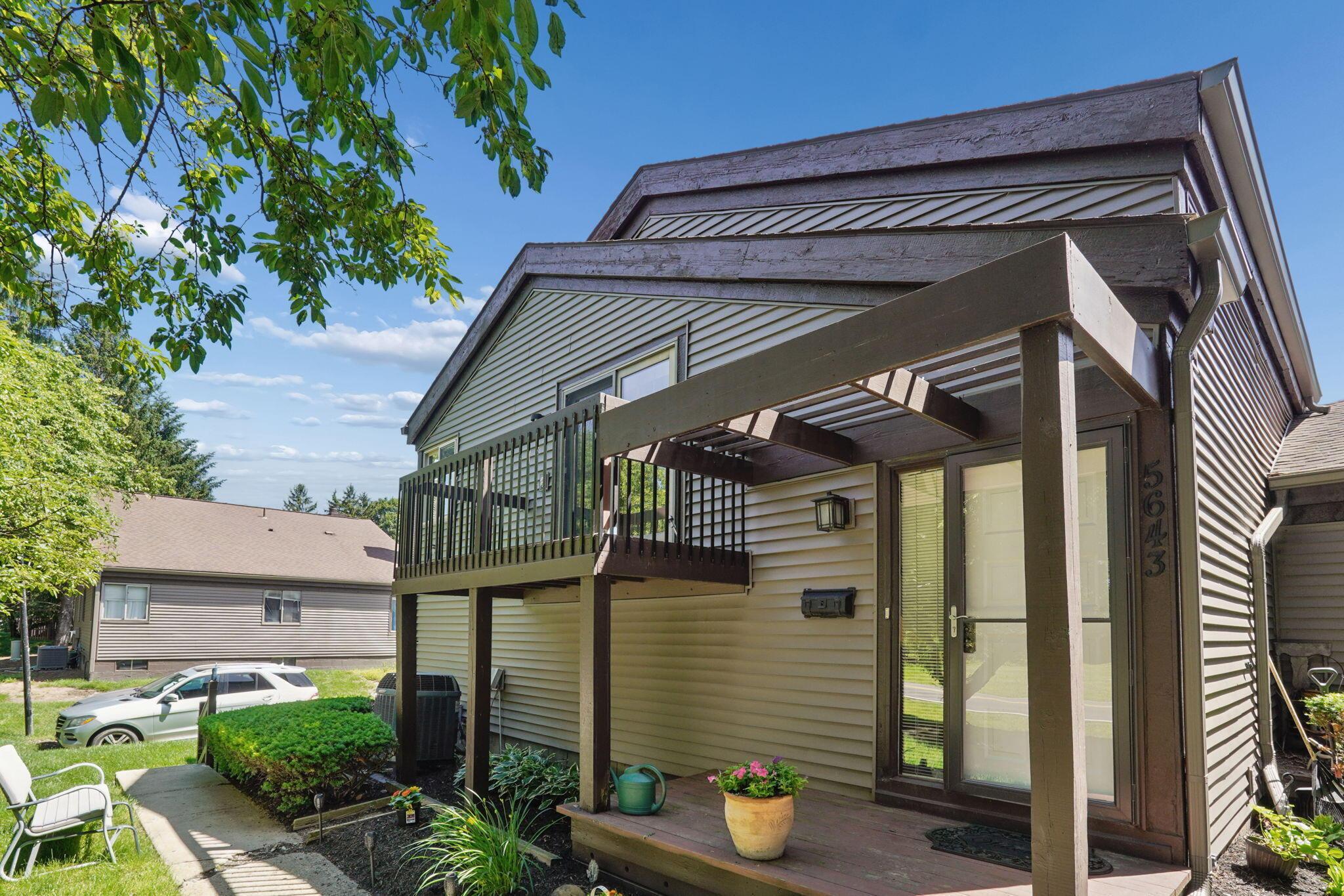 5643 Blendon Valley Drive Property Photo 2