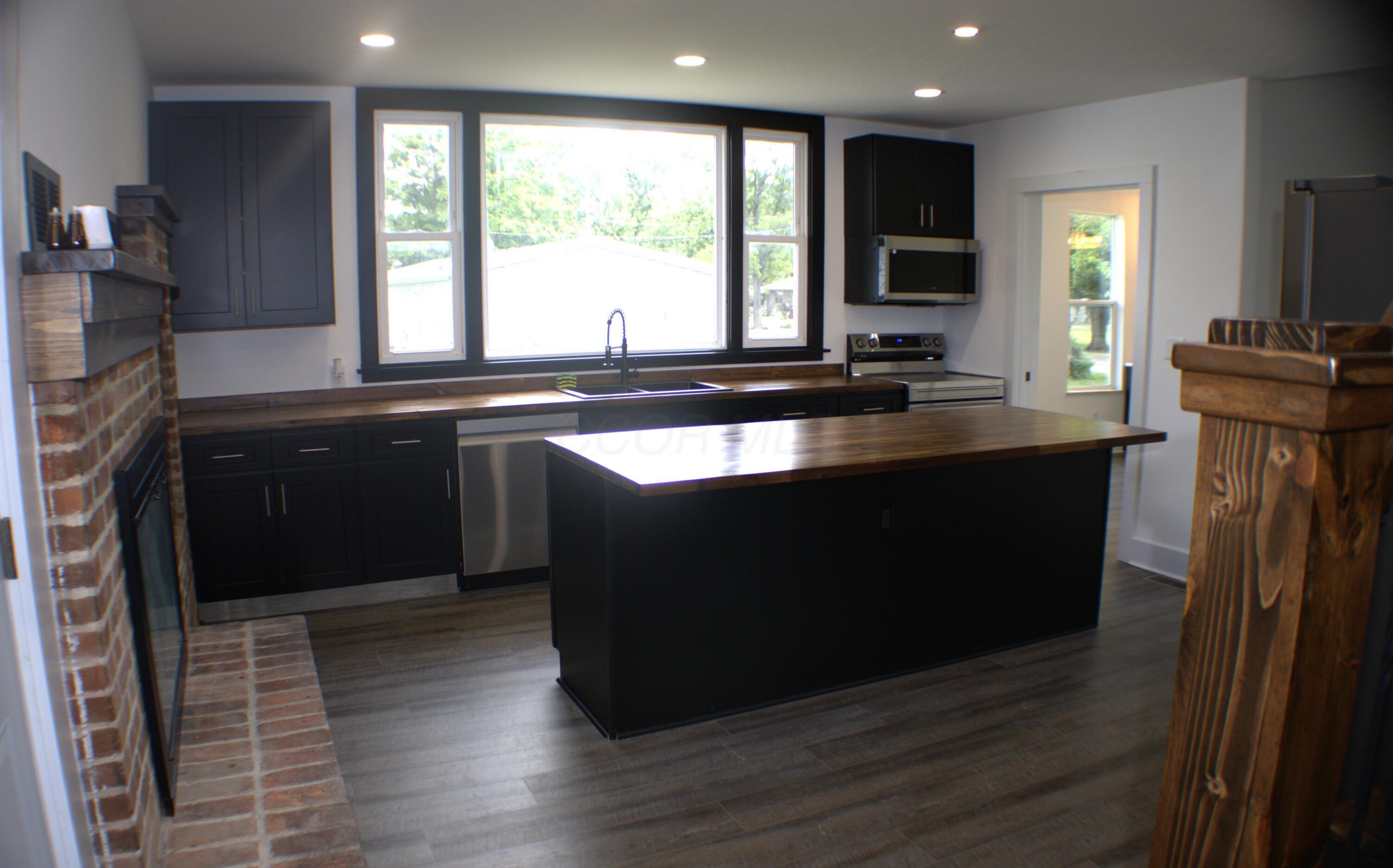 327 Water Street Property Photo 11
