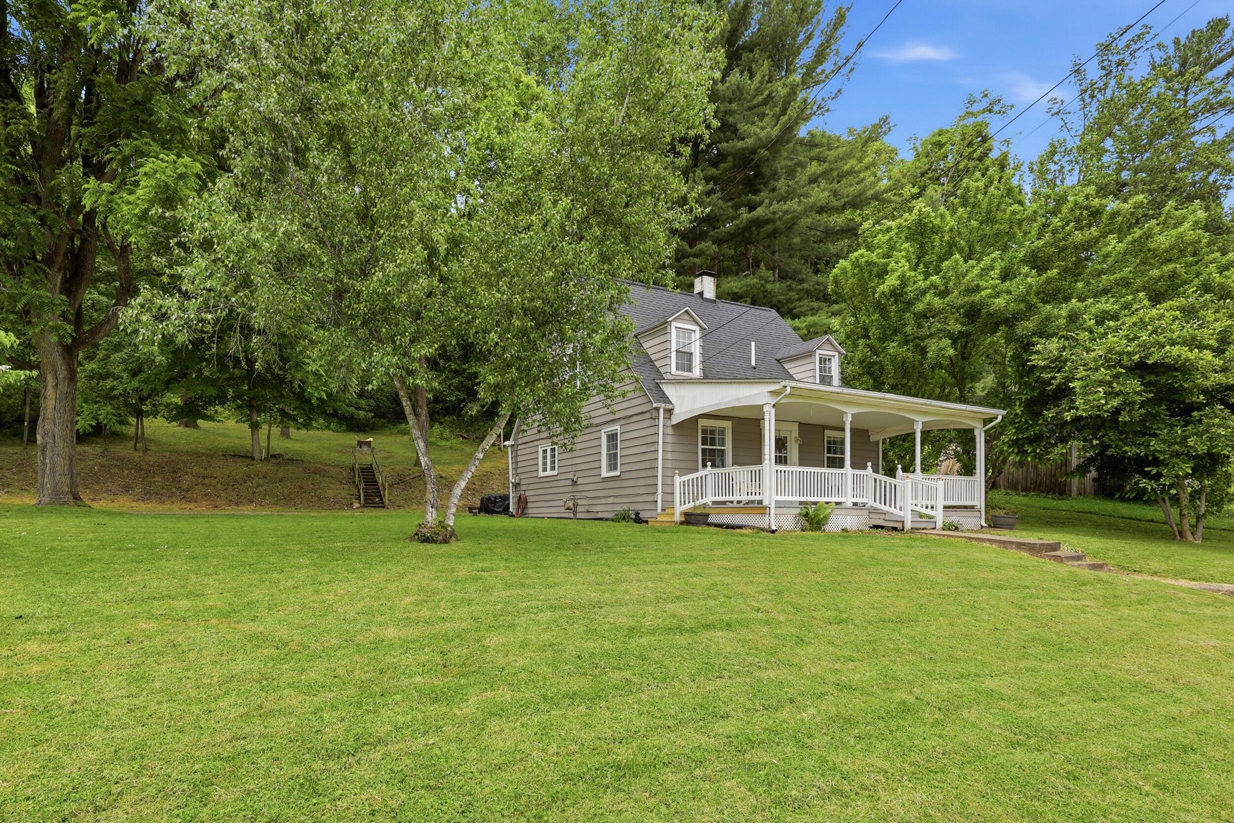 630 Fairgrounds Road Property Photo 4
