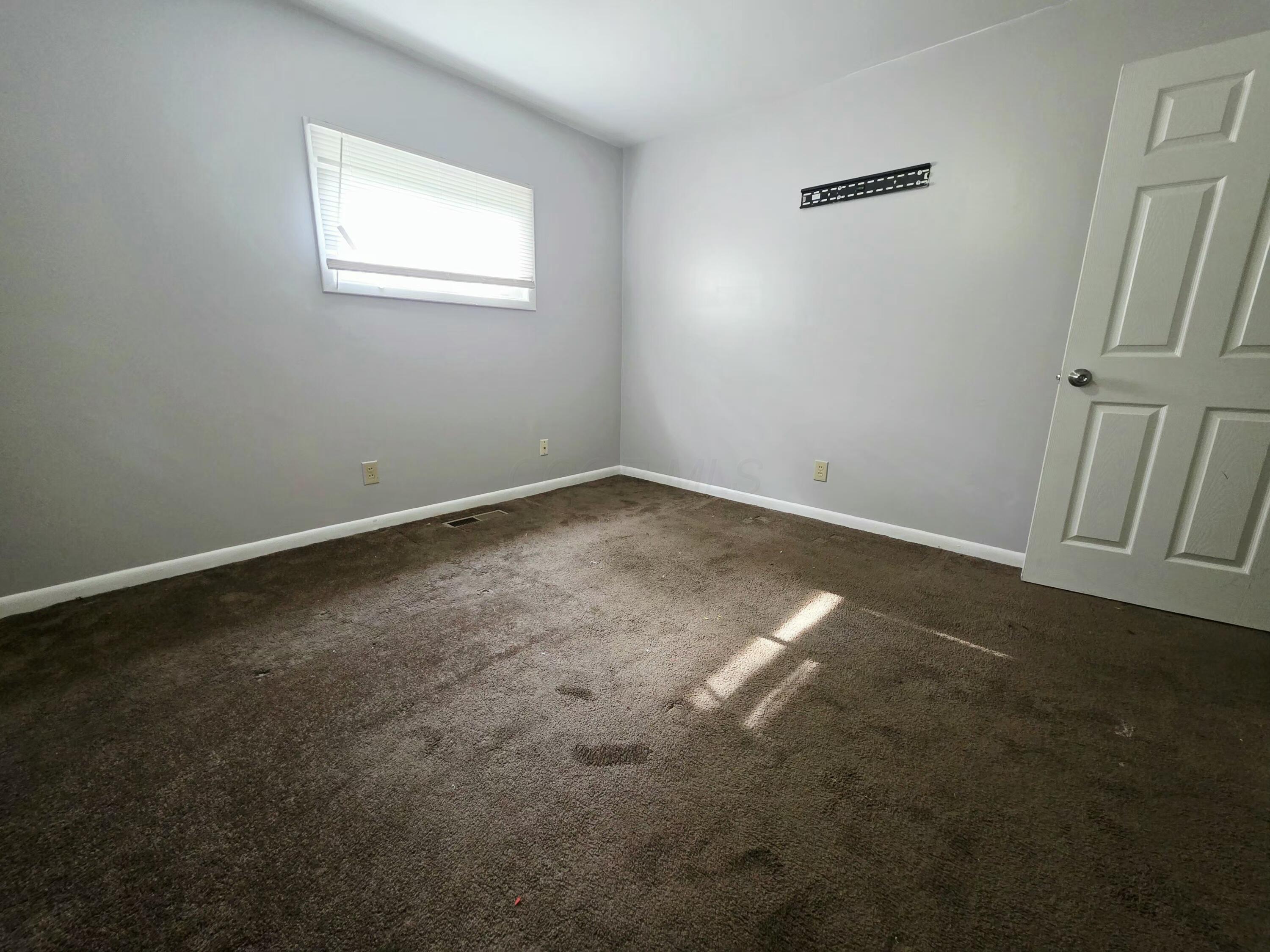 1303 Elderwood Avenue Property Photo 8