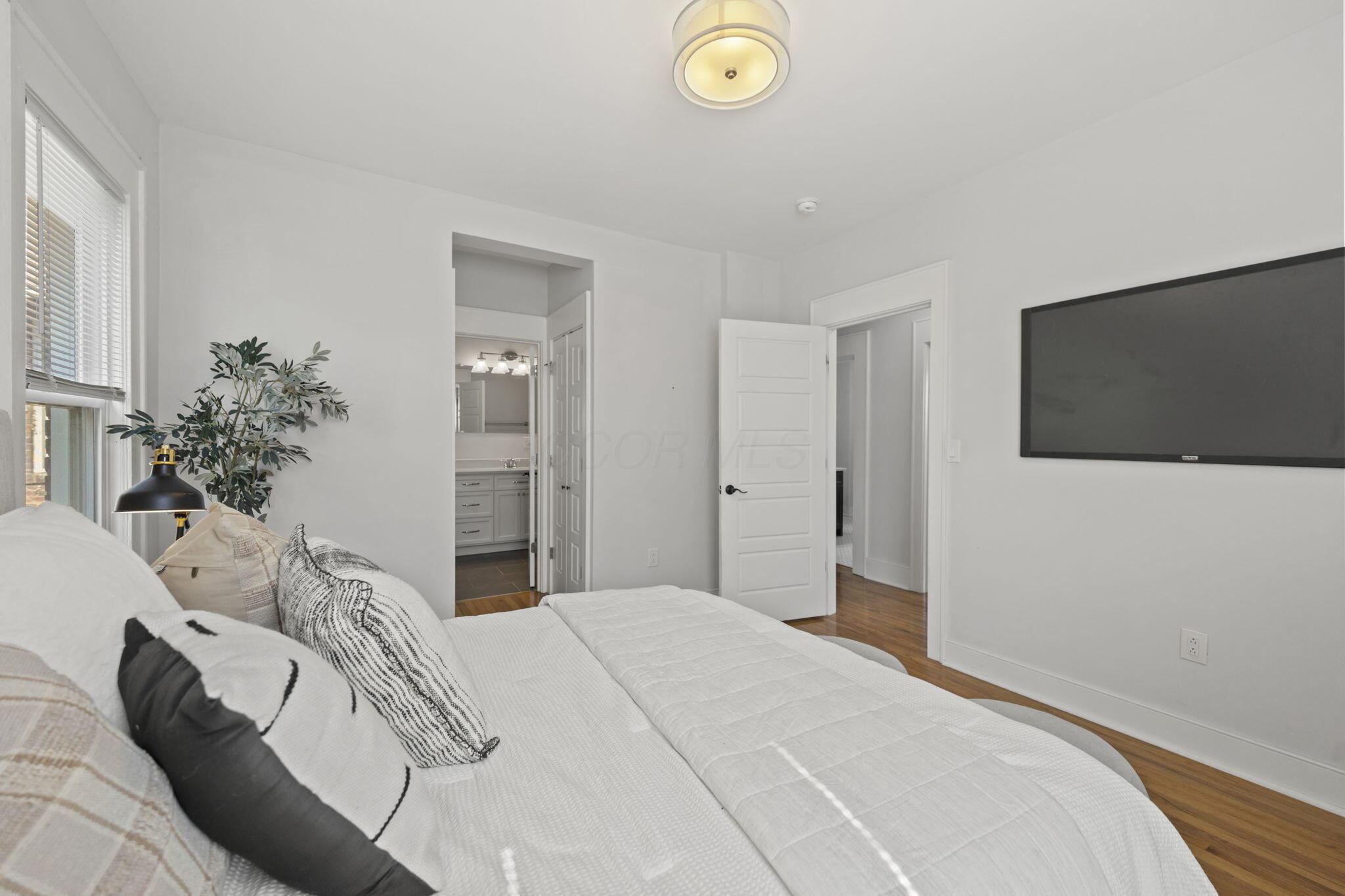 1563 Clifton Avenue Property Photo 15