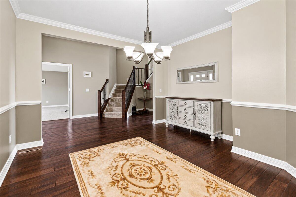 4545 Gary Way Property Photo 7