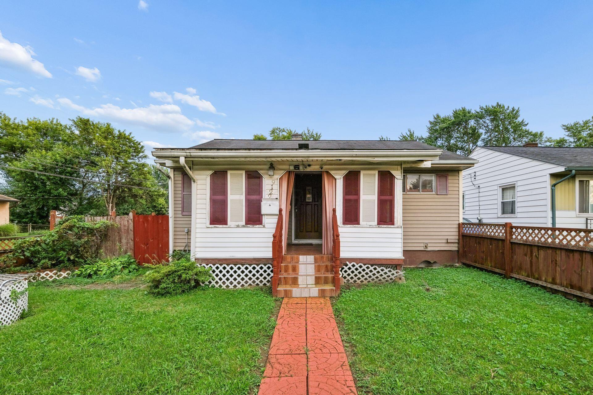 2219 Amherst Avenue Property Photo 1
