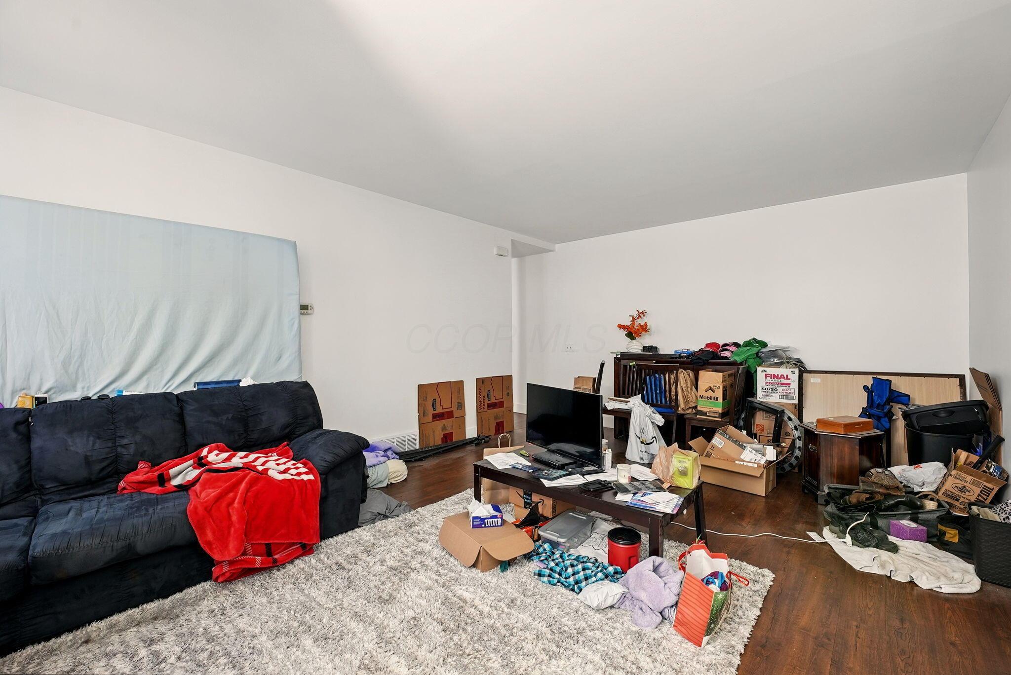 445-447 Thurman Avenue Property Photo 5