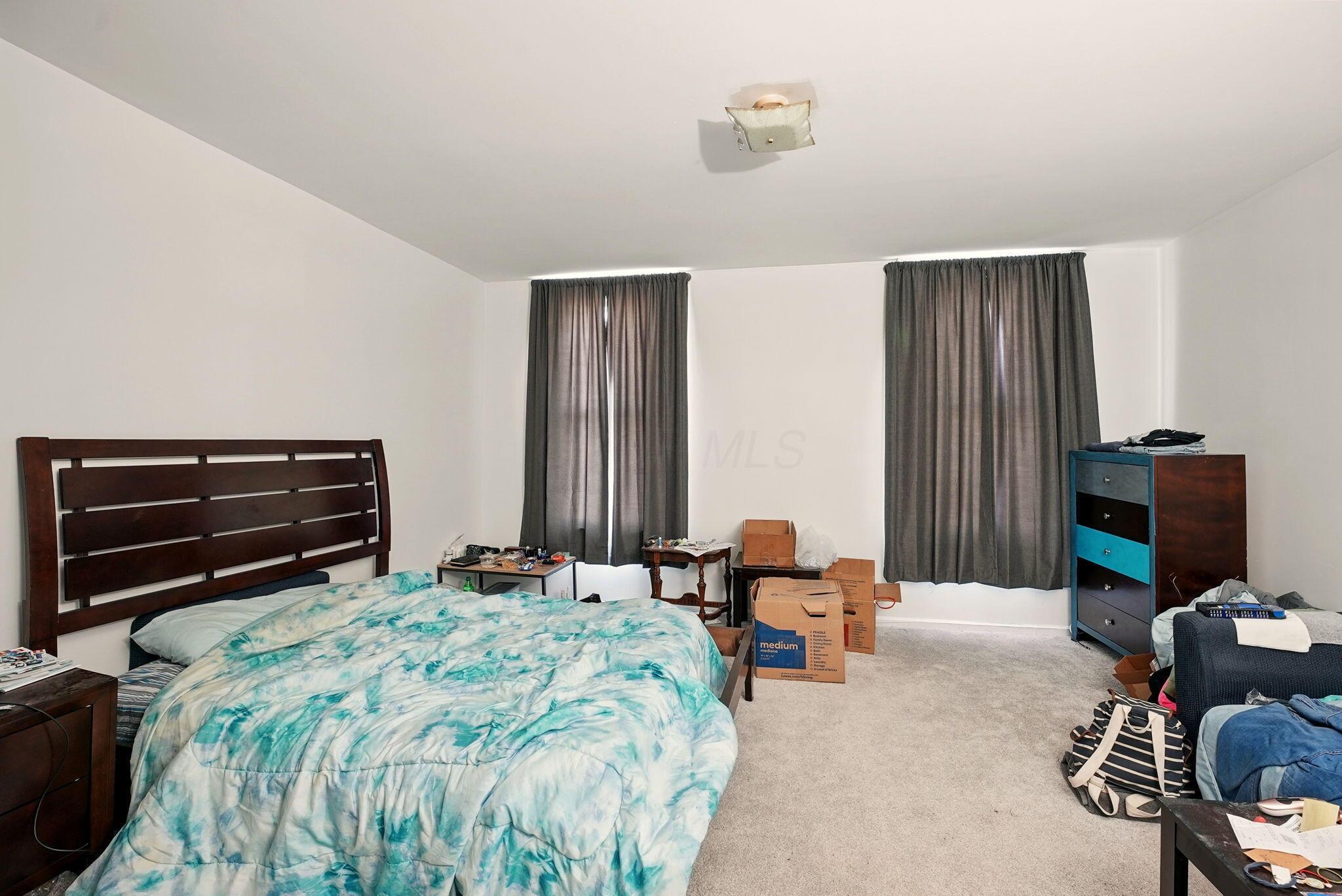 445-447 Thurman Avenue Property Photo 6