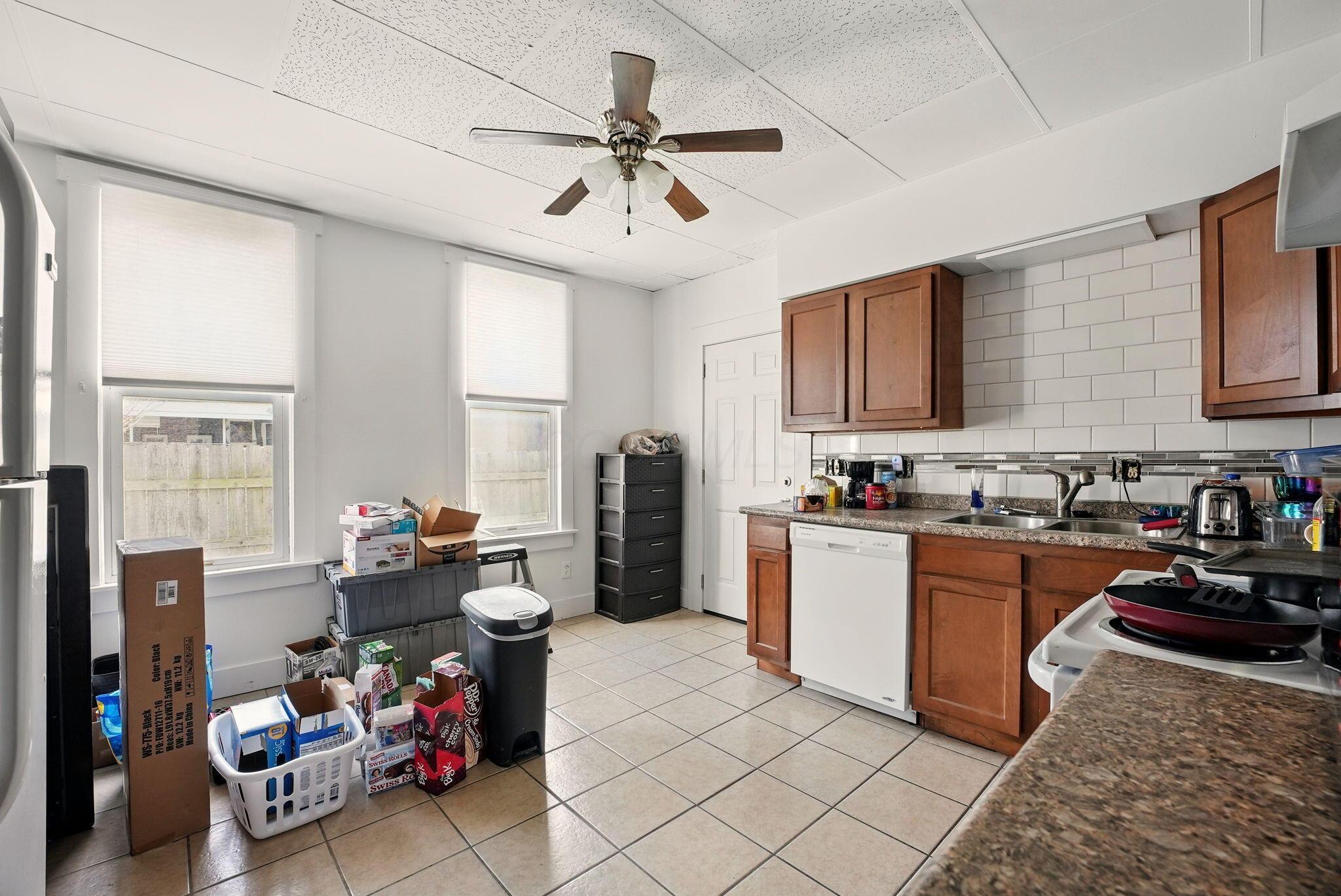 445-447 Thurman Avenue Property Photo 9