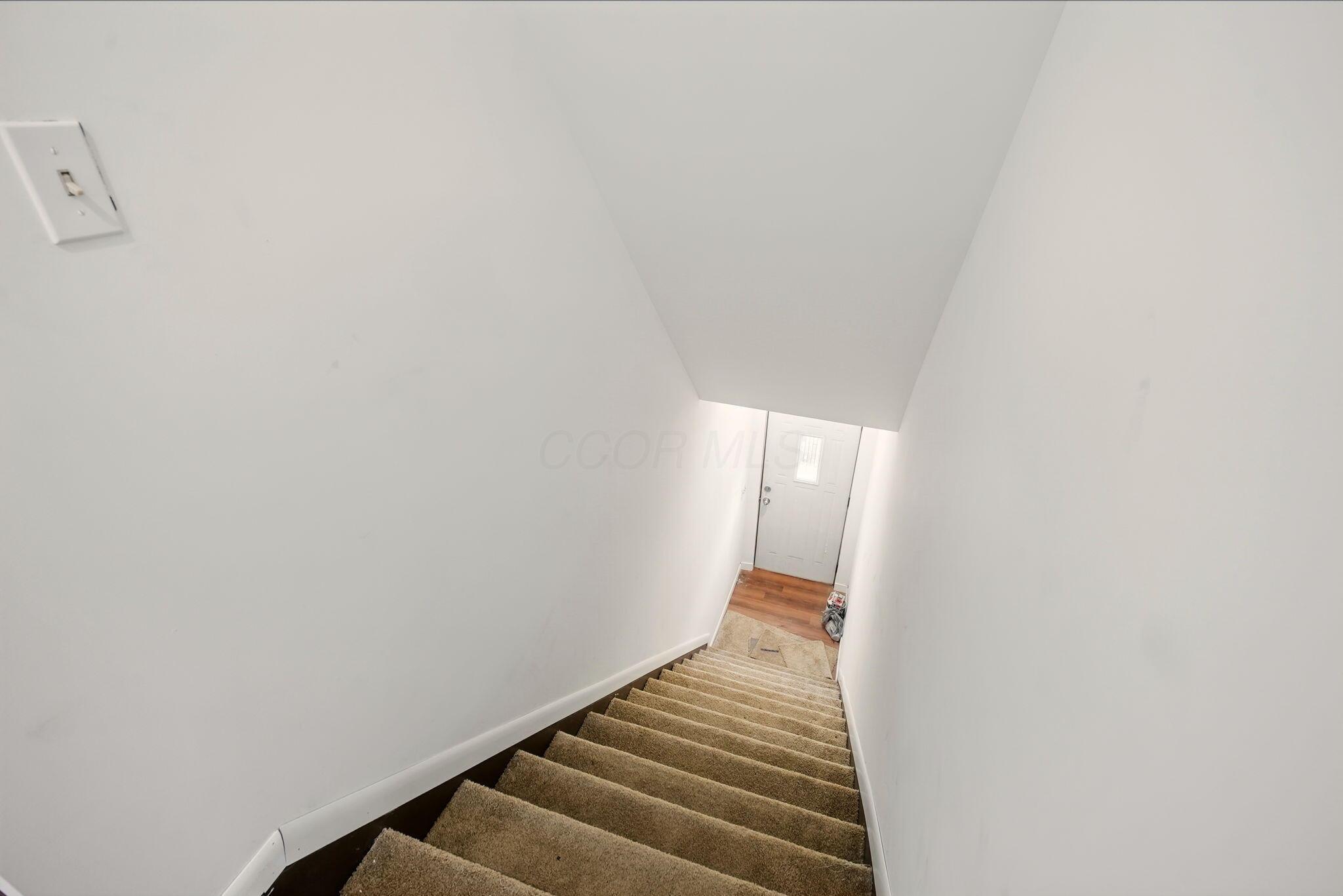 445-447 Thurman Avenue Property Photo 13