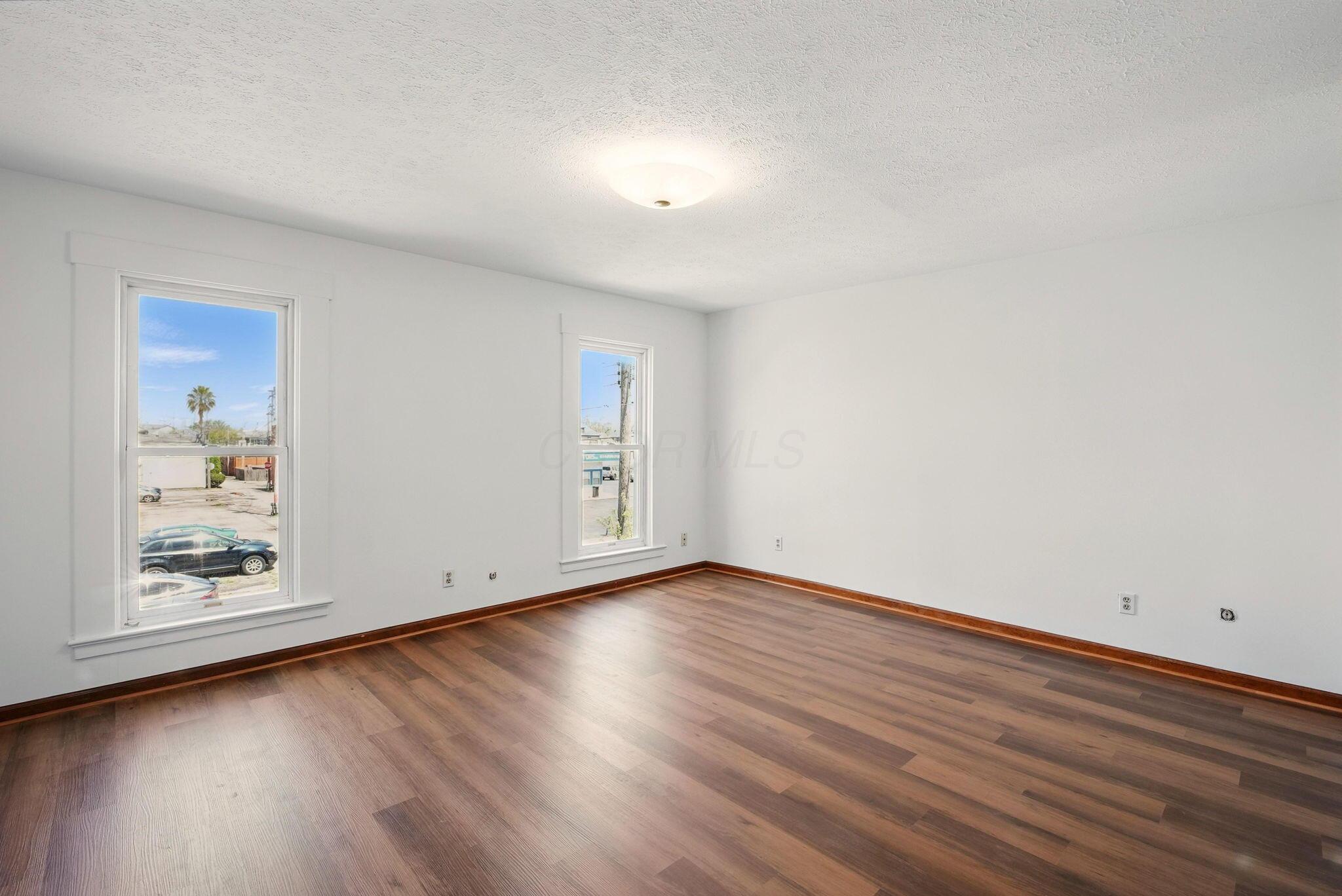 445-447 Thurman Avenue Property Photo 22