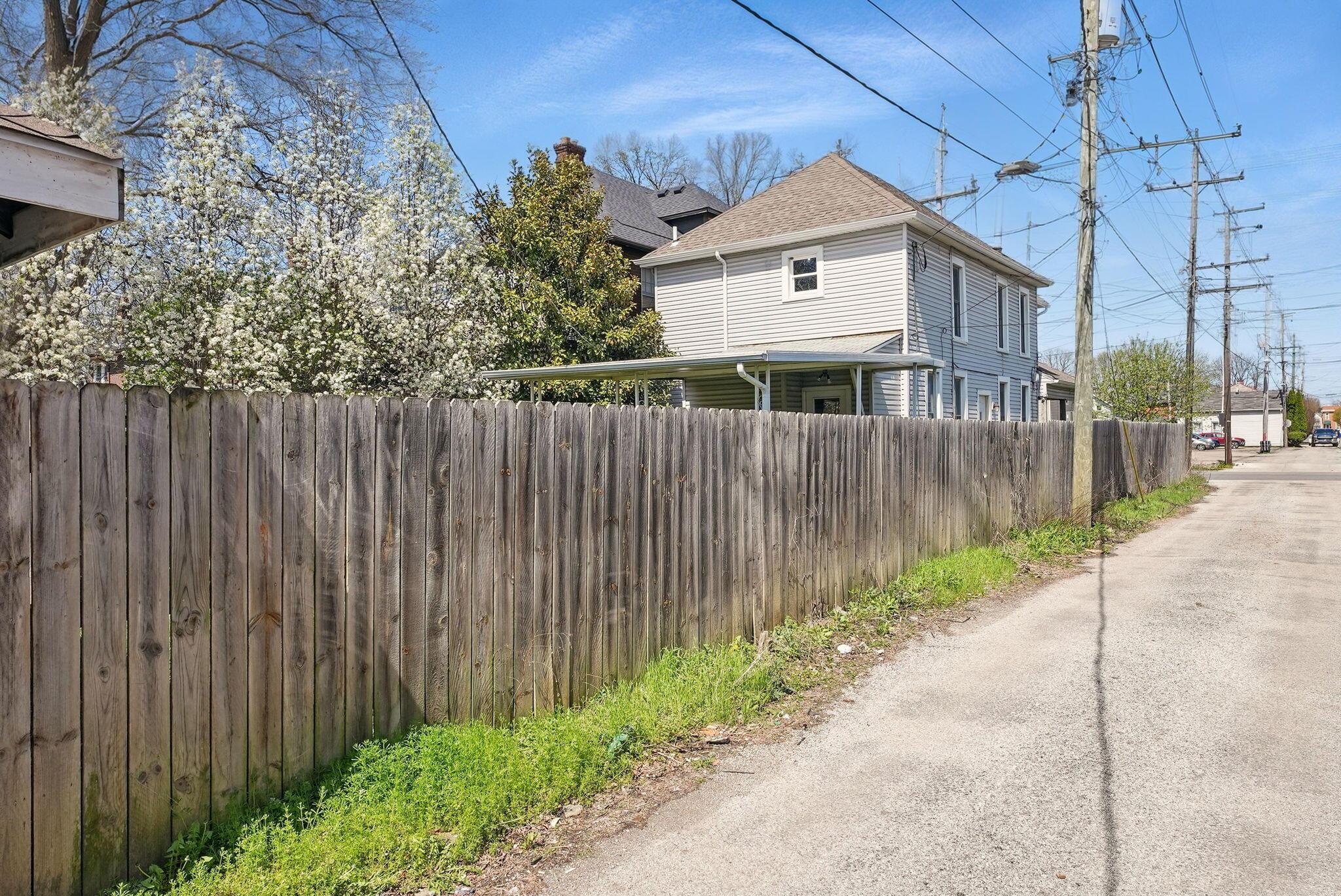 445-447 Thurman Avenue Property Photo 33