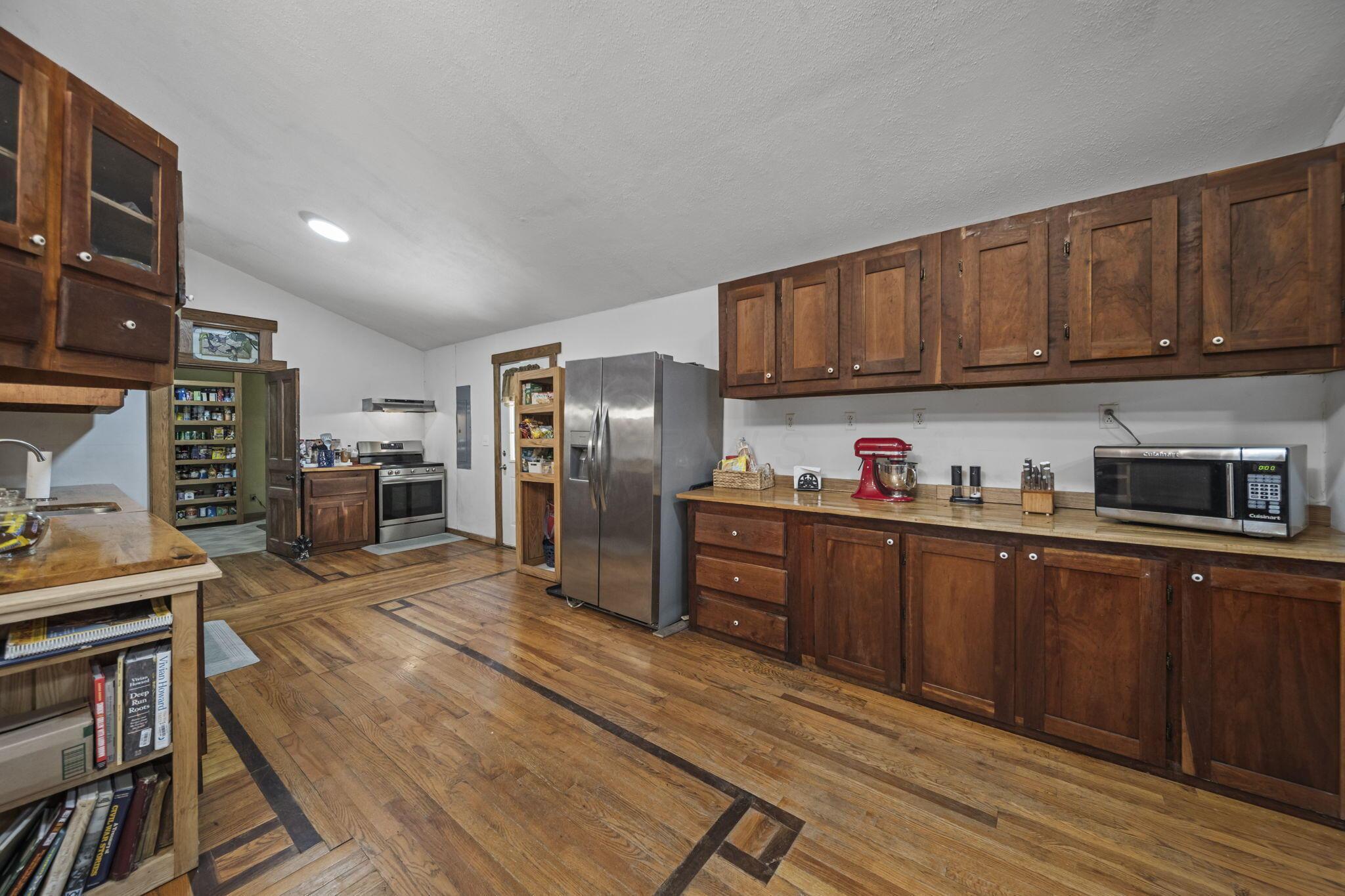 3758 Moriah Road Property Photo 7