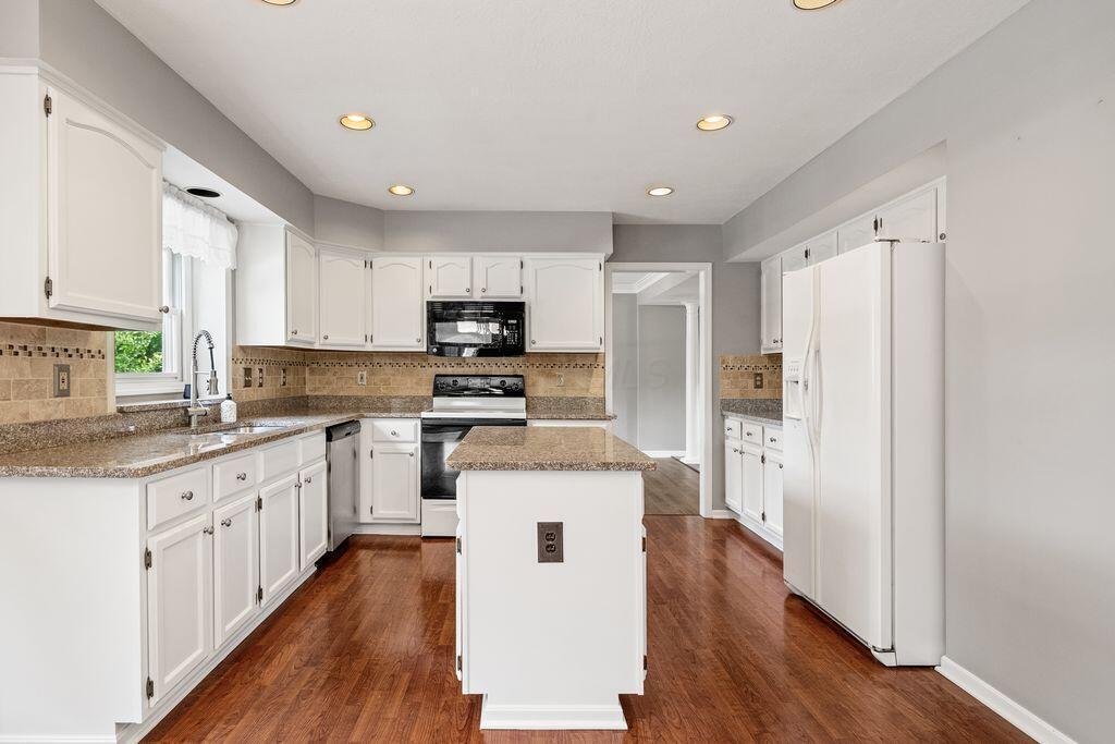 266 Oakham Court Property Photo 17