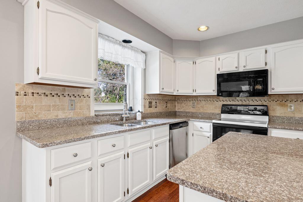 266 Oakham Court Property Photo 19