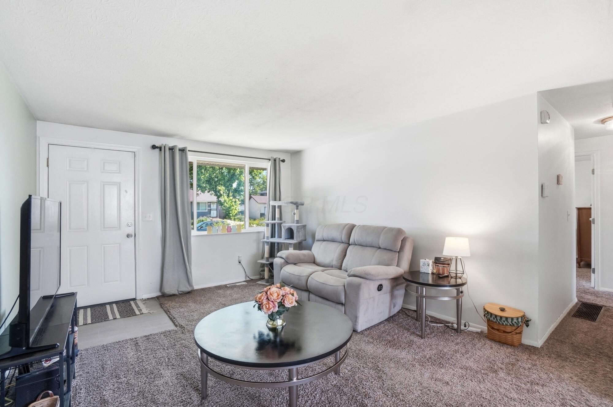 2093 Tupsfield Road Property Photo 6