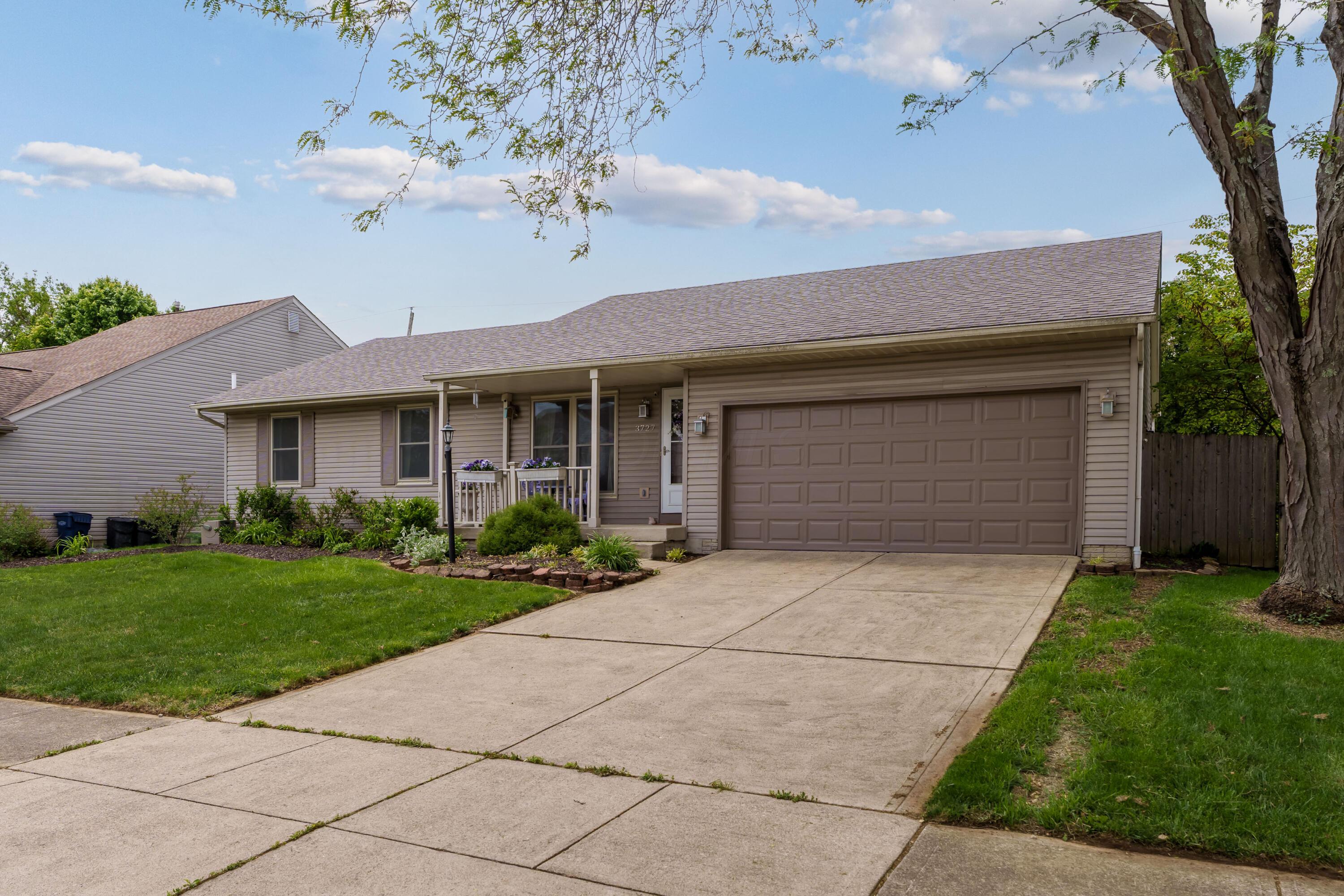 3727 Carriage Run Drive Property Photo 6