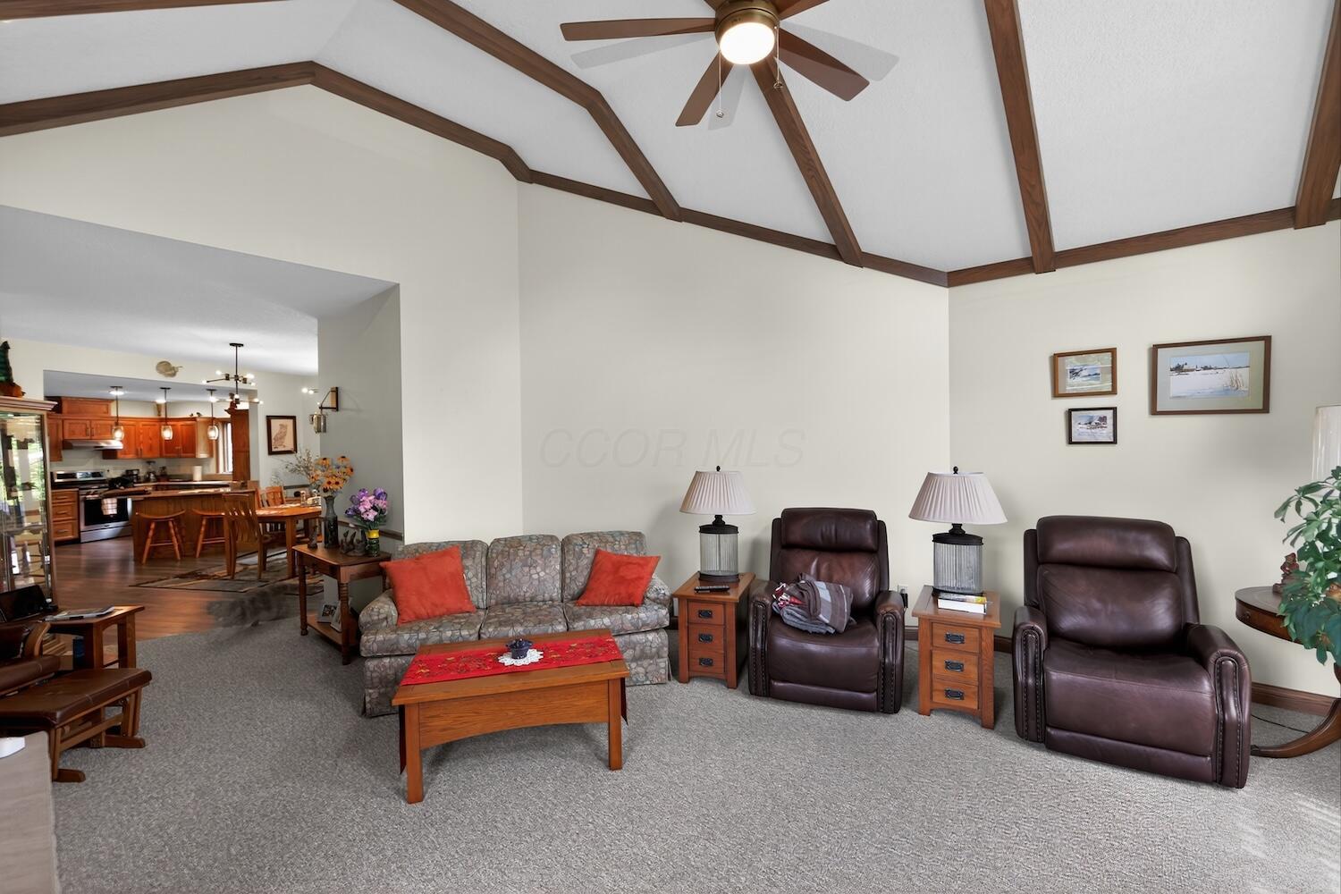 660 King Beach Drive Property Photo 5