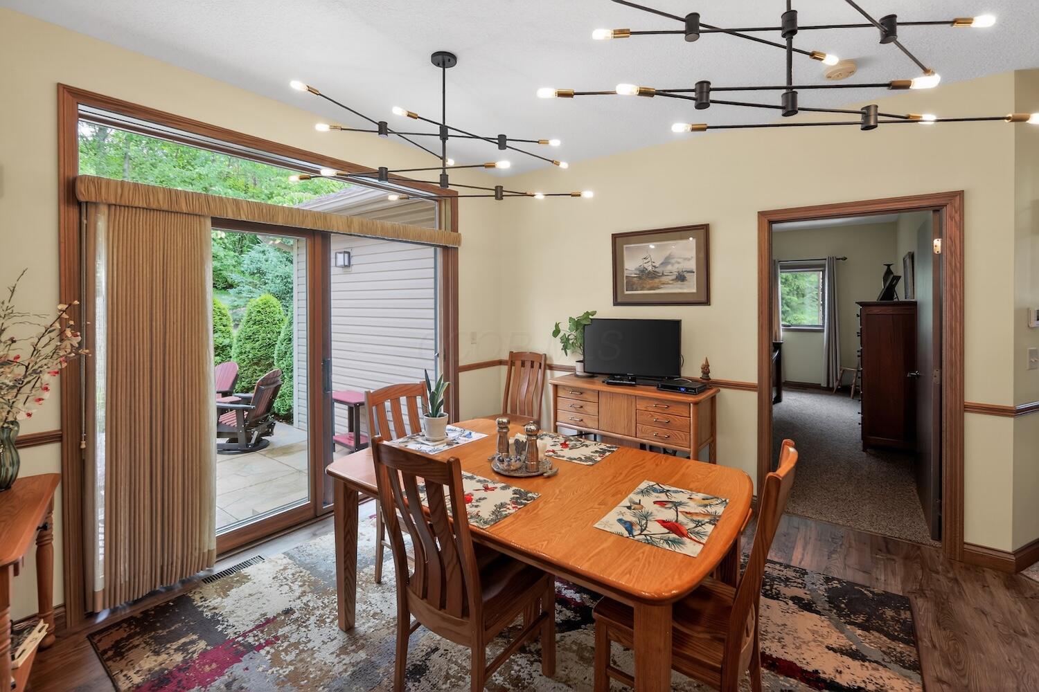 660 King Beach Drive Property Photo 11