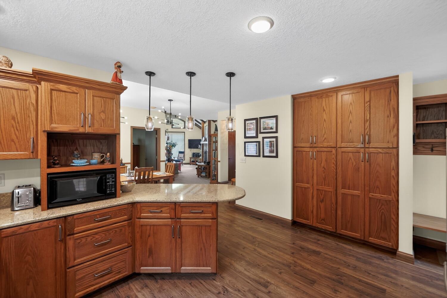 660 King Beach Drive Property Photo 16