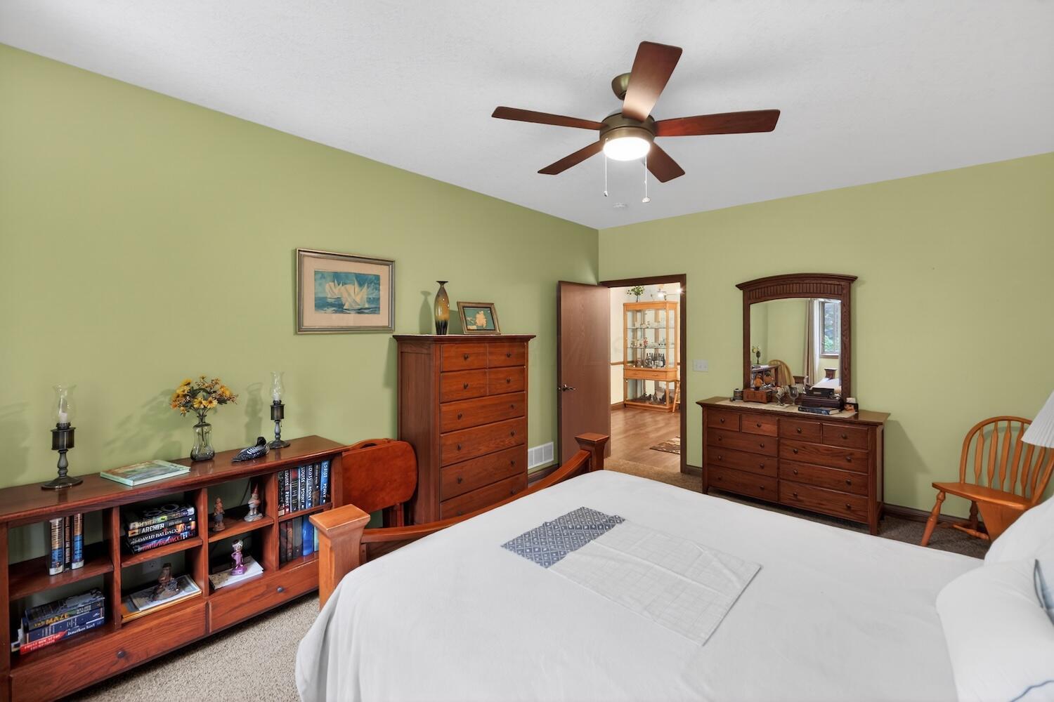 660 King Beach Drive Property Photo 22