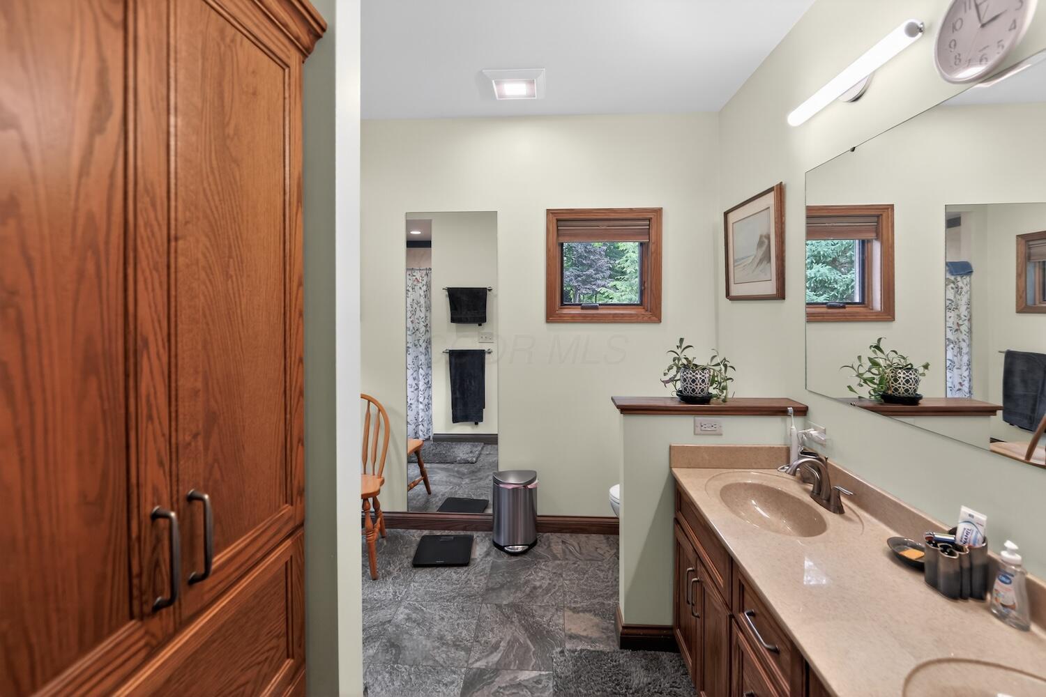 660 King Beach Drive Property Photo 23