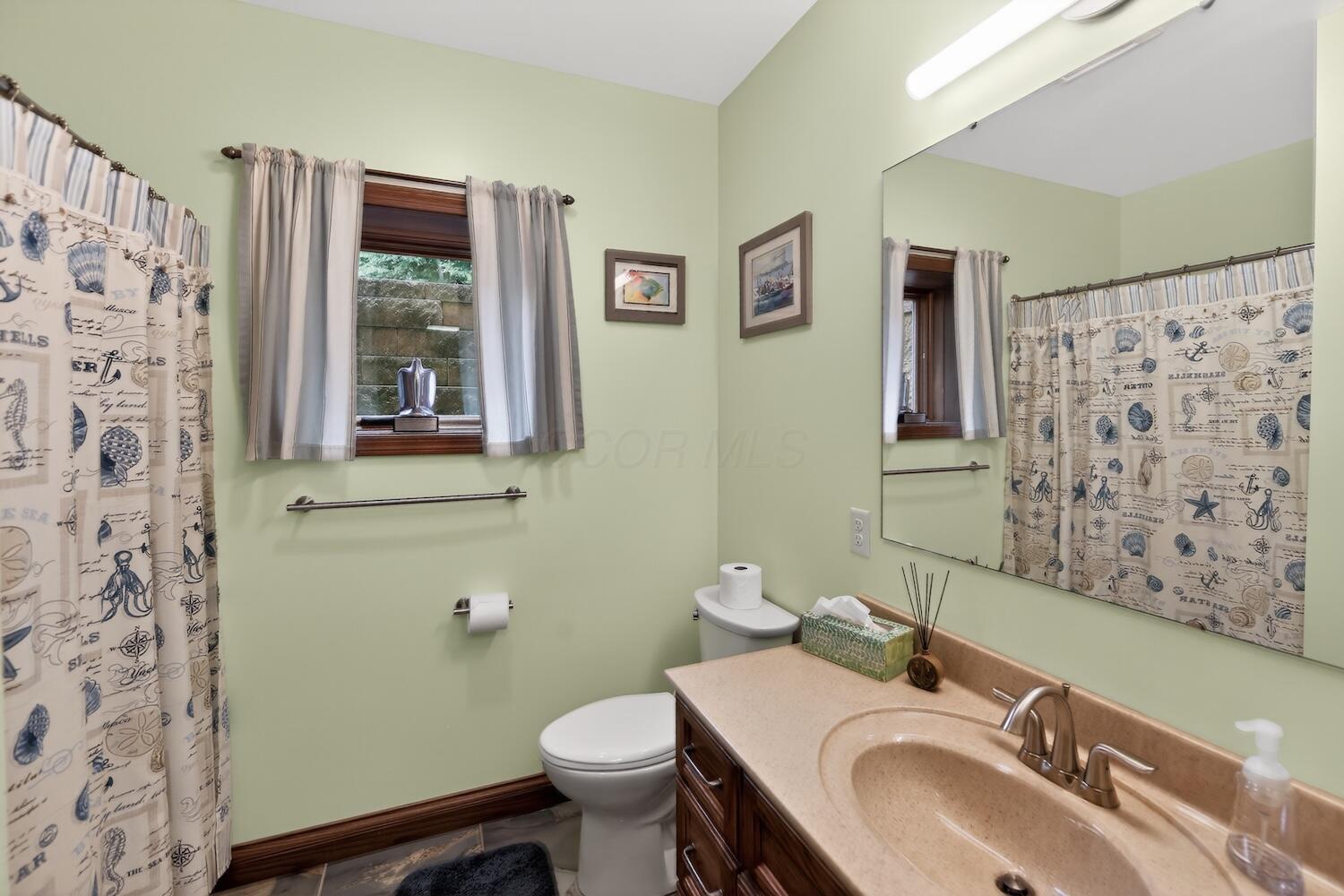 660 King Beach Drive Property Photo 37