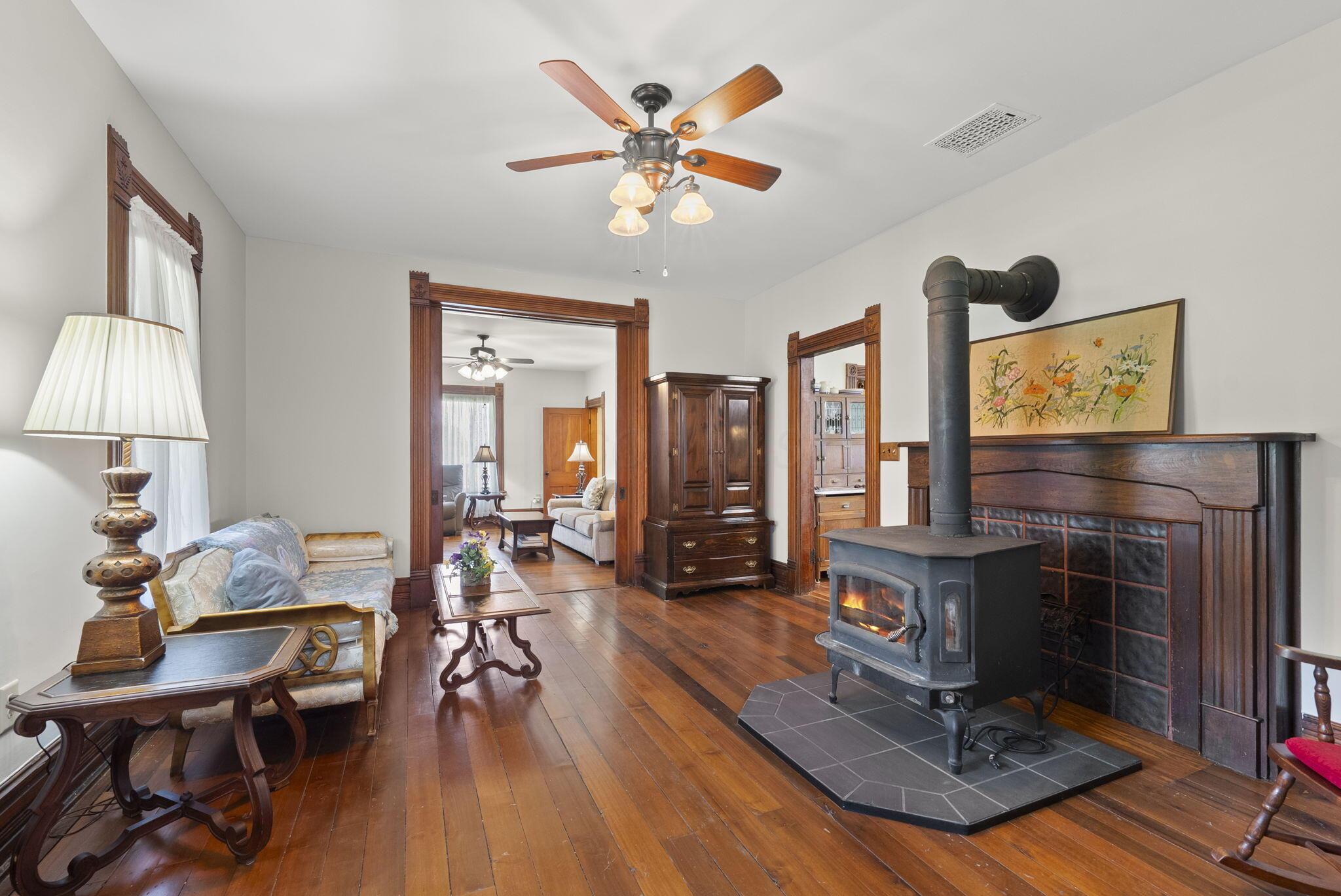 1263 Amity Road Property Photo 3