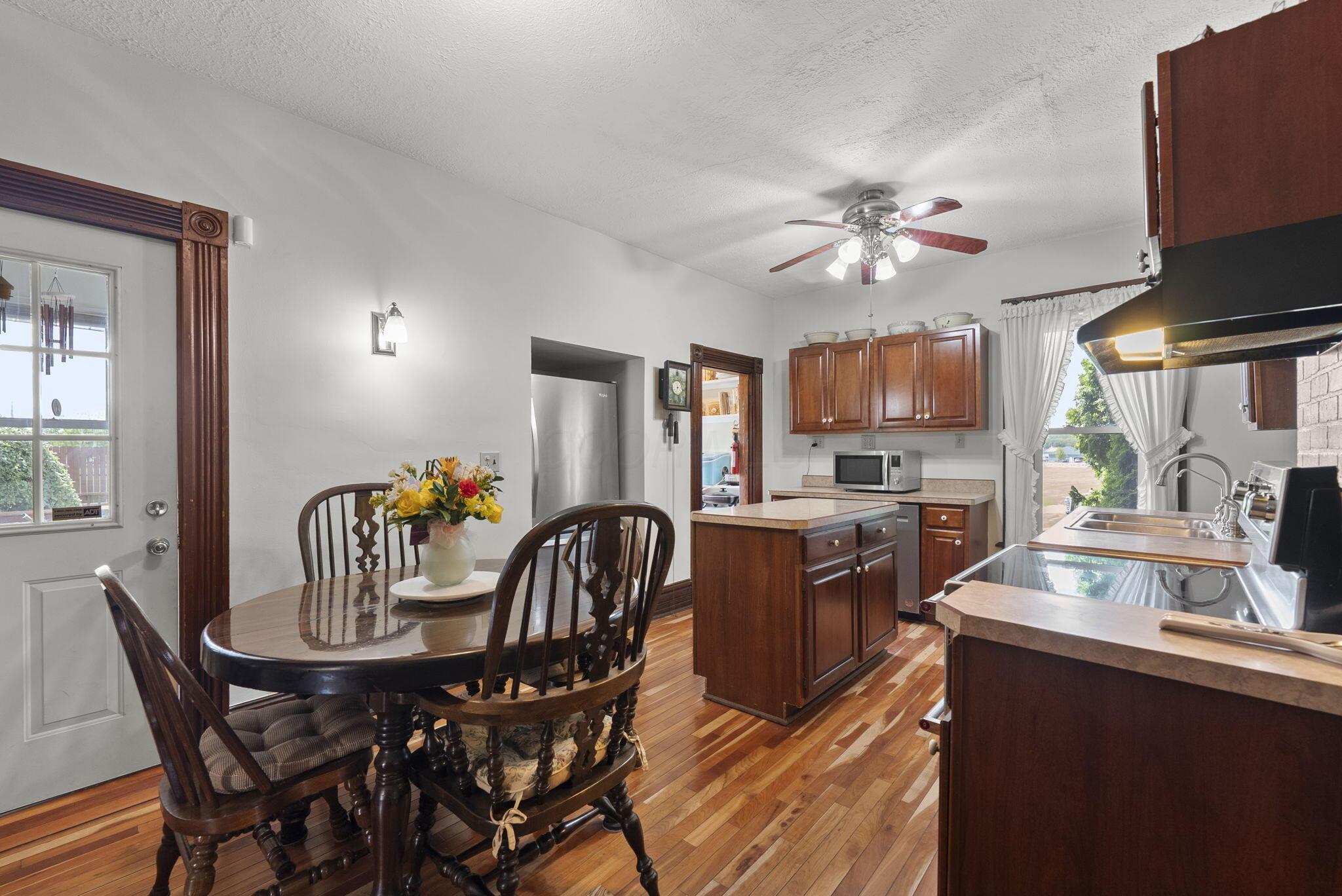 1263 Amity Road Property Photo 9