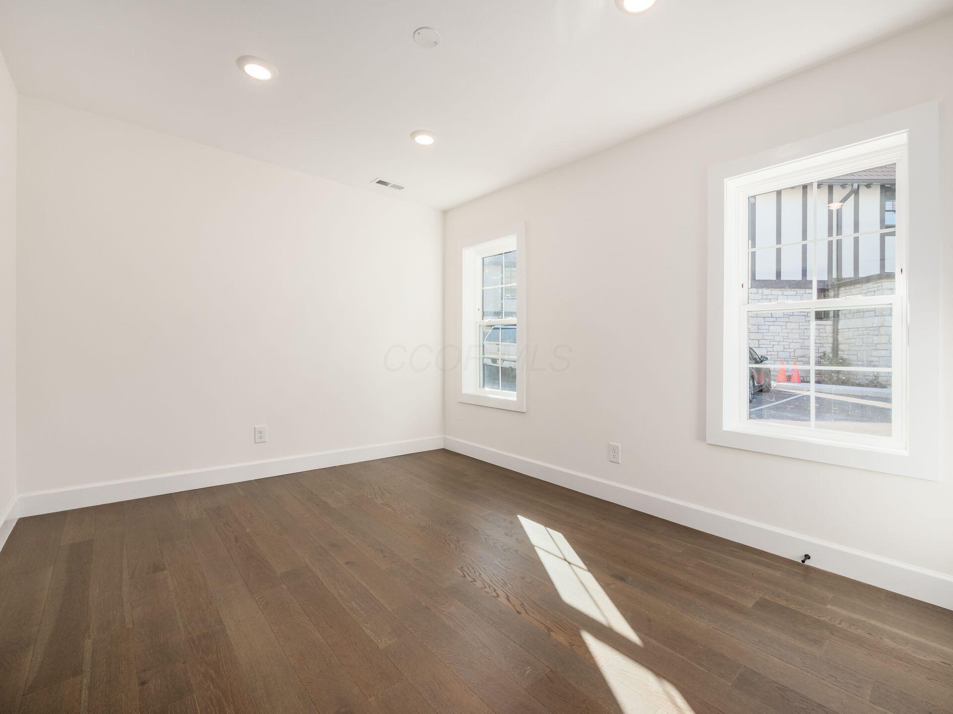 2015 W 5th Avenue, 107 Property Photo 6