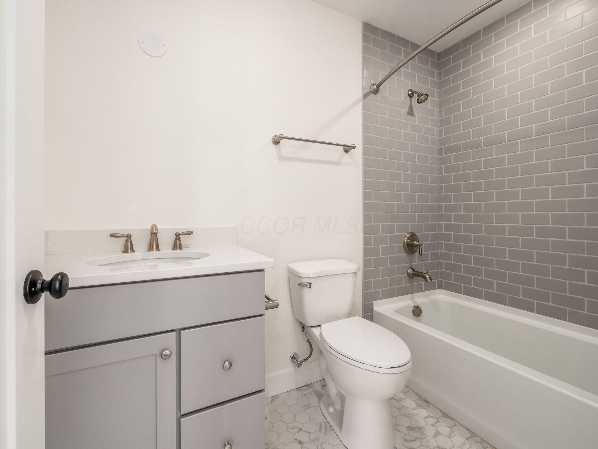 2015 W 5th Avenue, 107 Property Photo 9