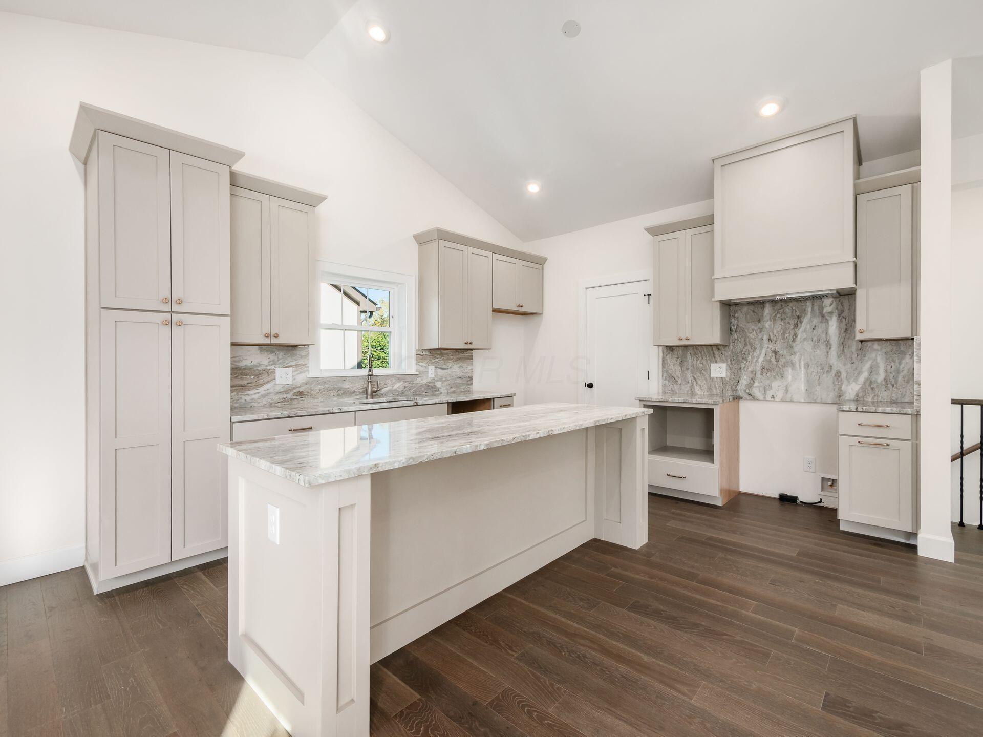 2015 W 5th Avenue, 107 Property Photo 13