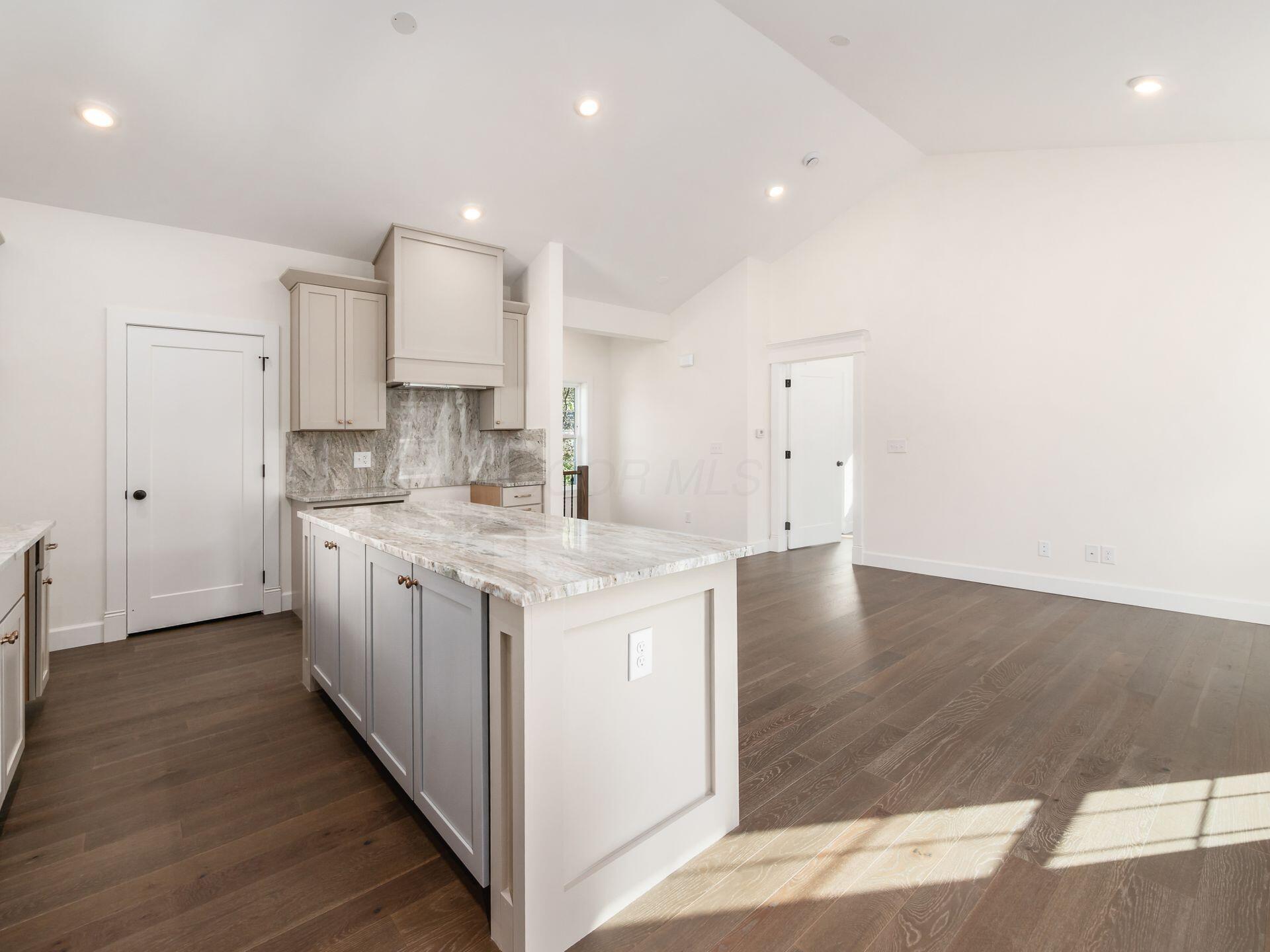 2015 W 5th Avenue, 107 Property Photo 14