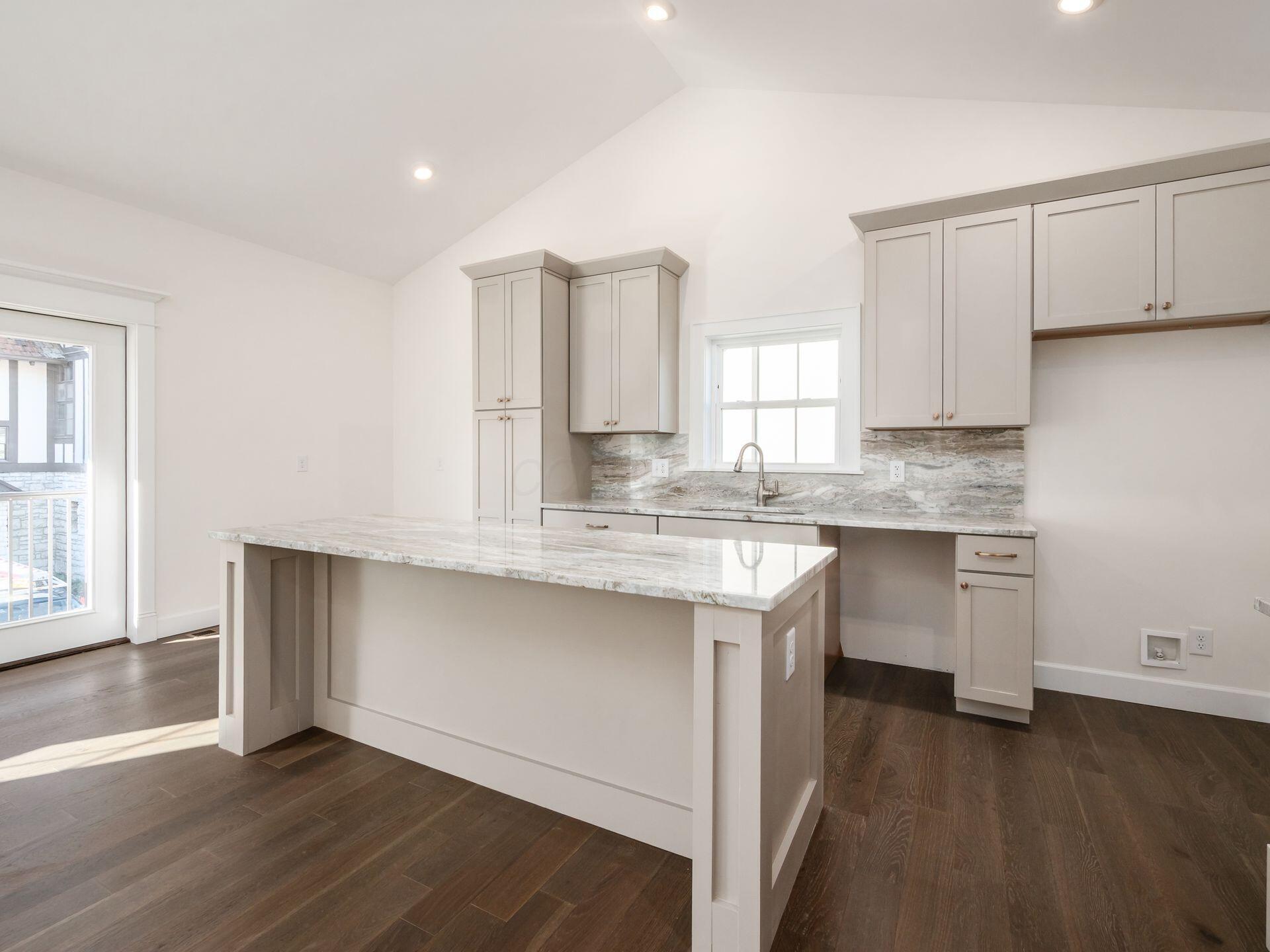 2015 W 5th Avenue, 107 Property Photo 16